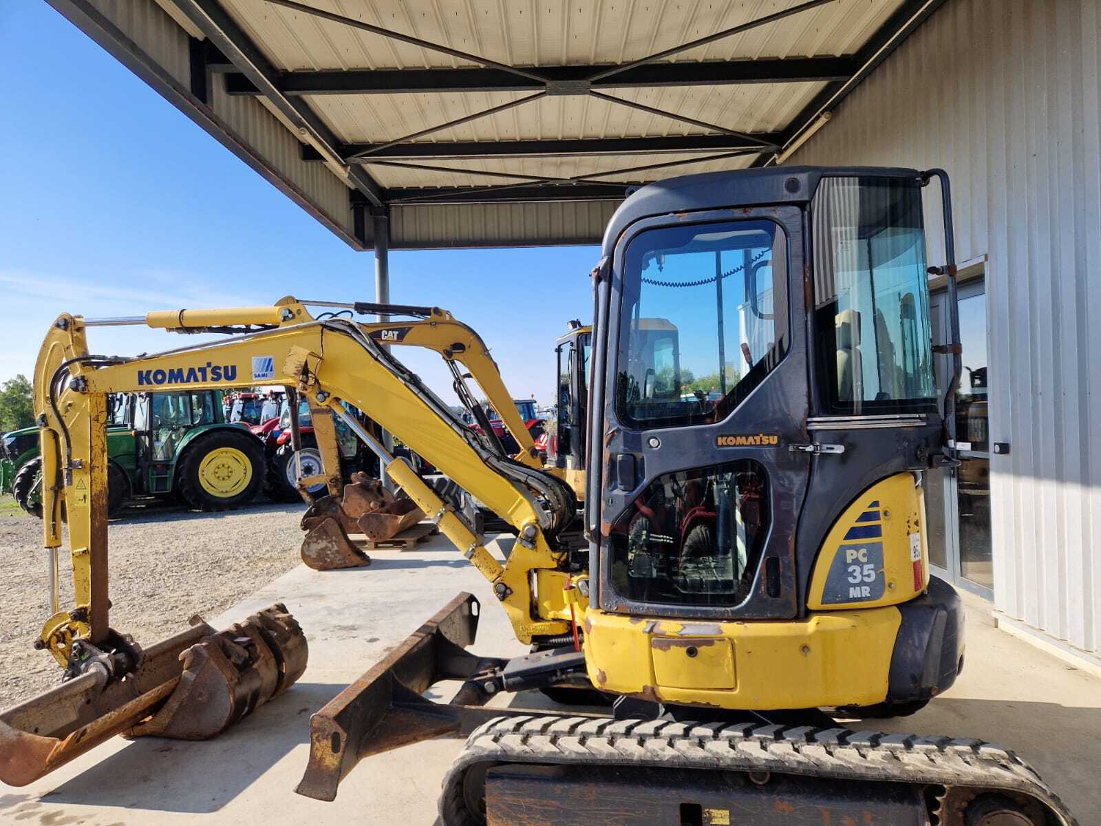 KOMATSU PC35MR