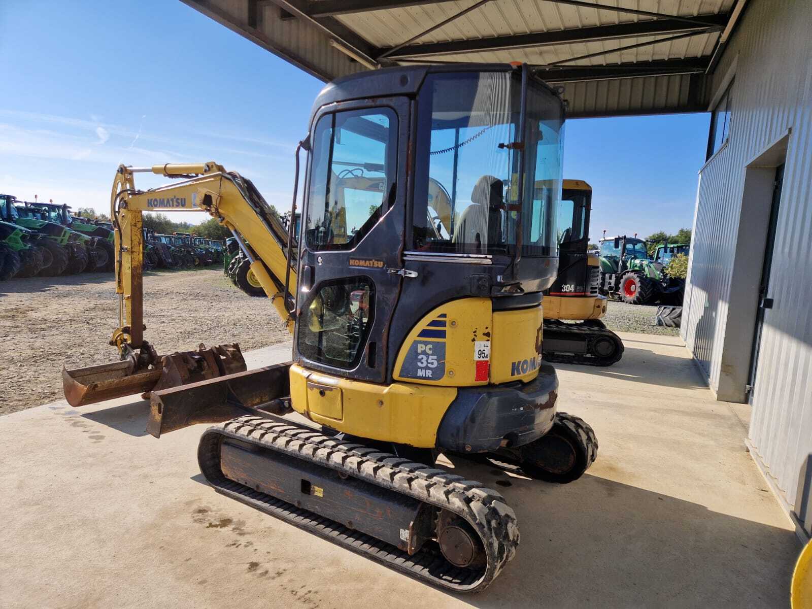 KOMATSU PC35MR