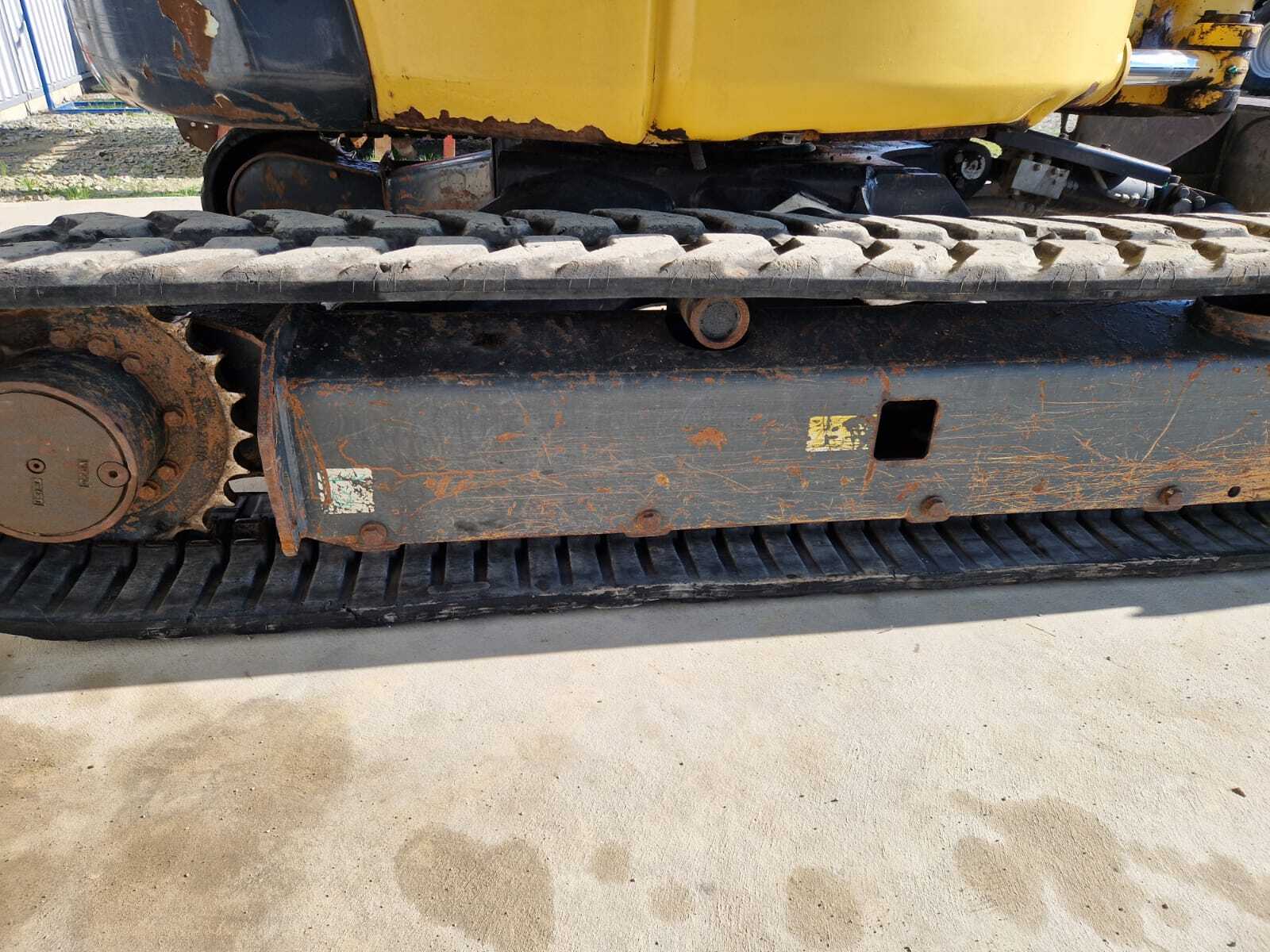 KOMATSU PC35MR