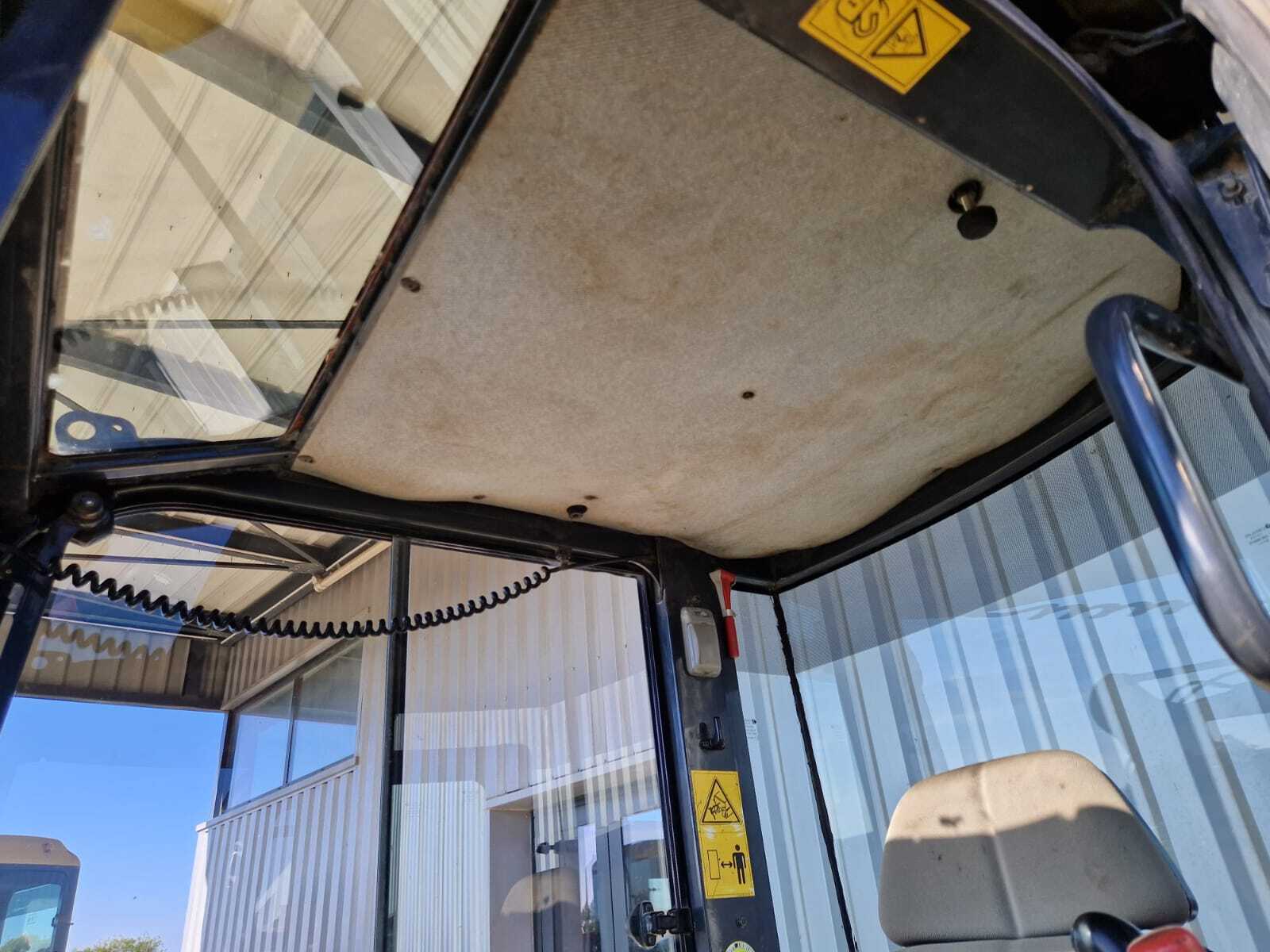 KOMATSU PC35MR