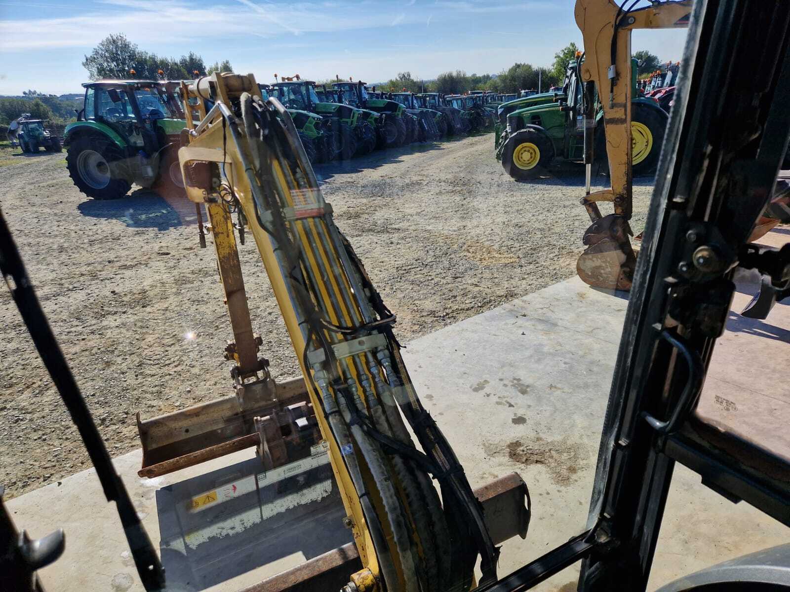 KOMATSU PC35MR