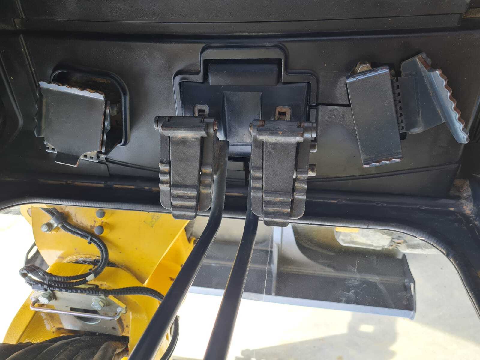 KOMATSU PC55MR-3