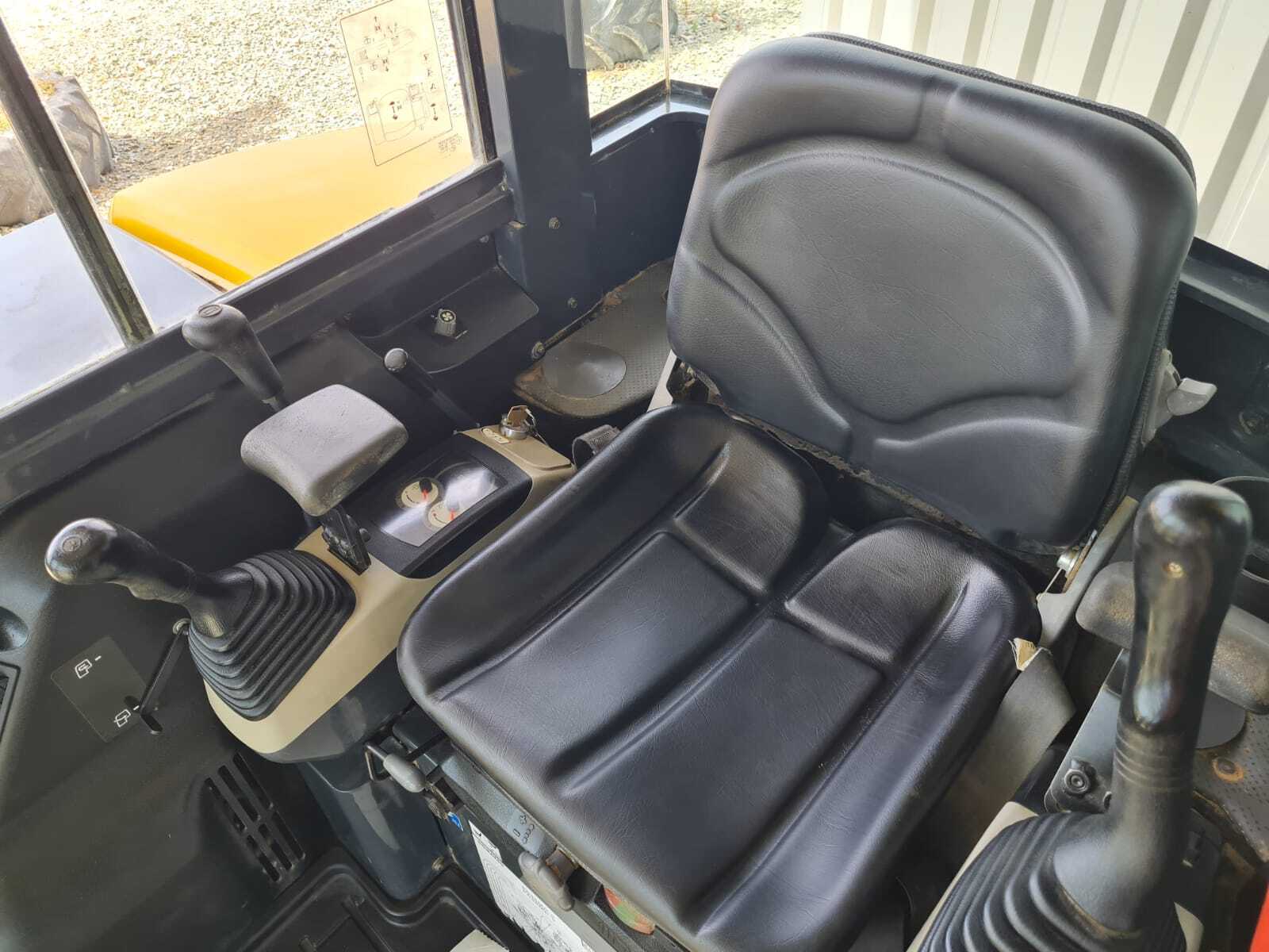 KOMATSU PC55MR-3