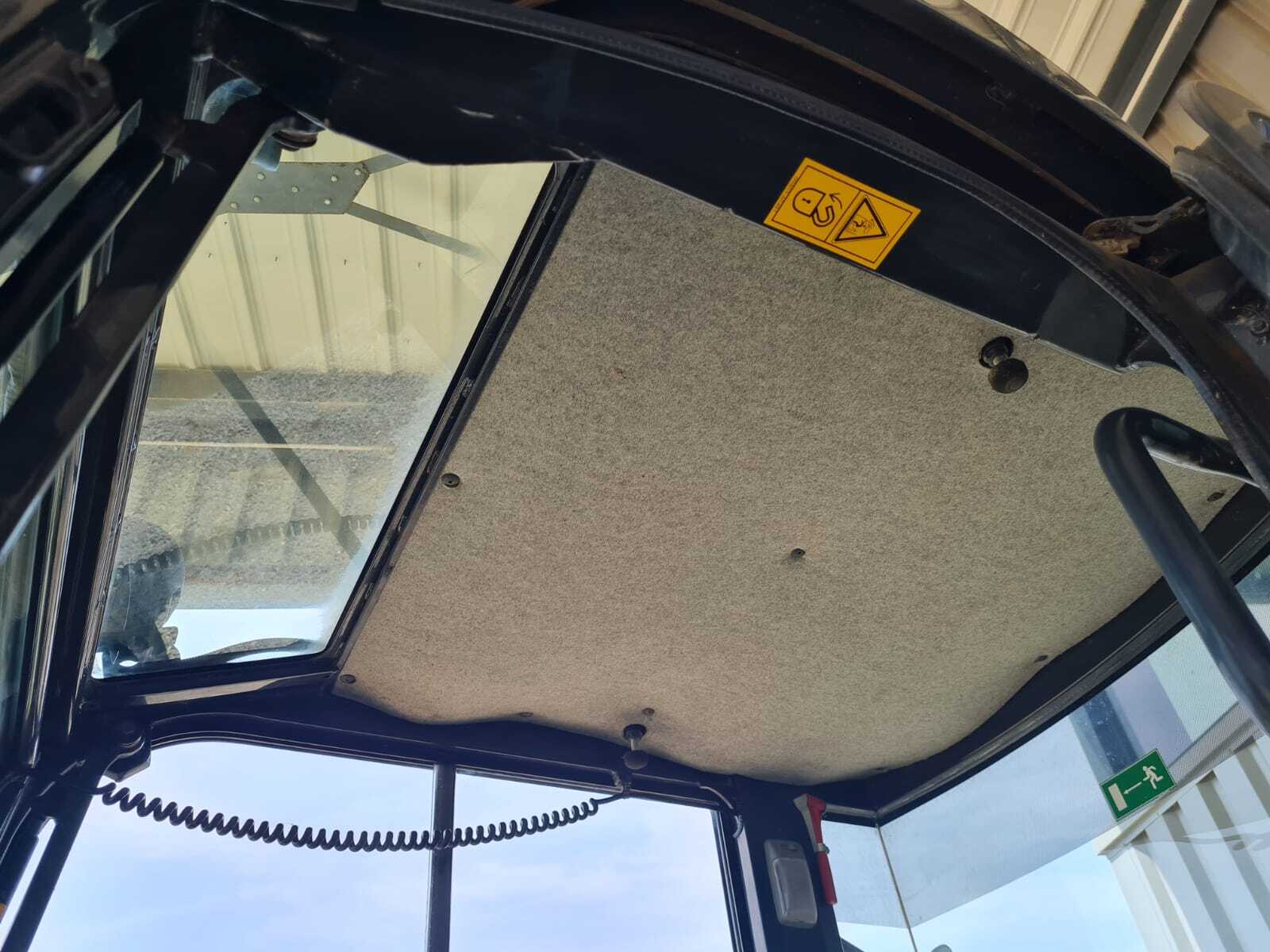 KOMATSU PC55MR-3