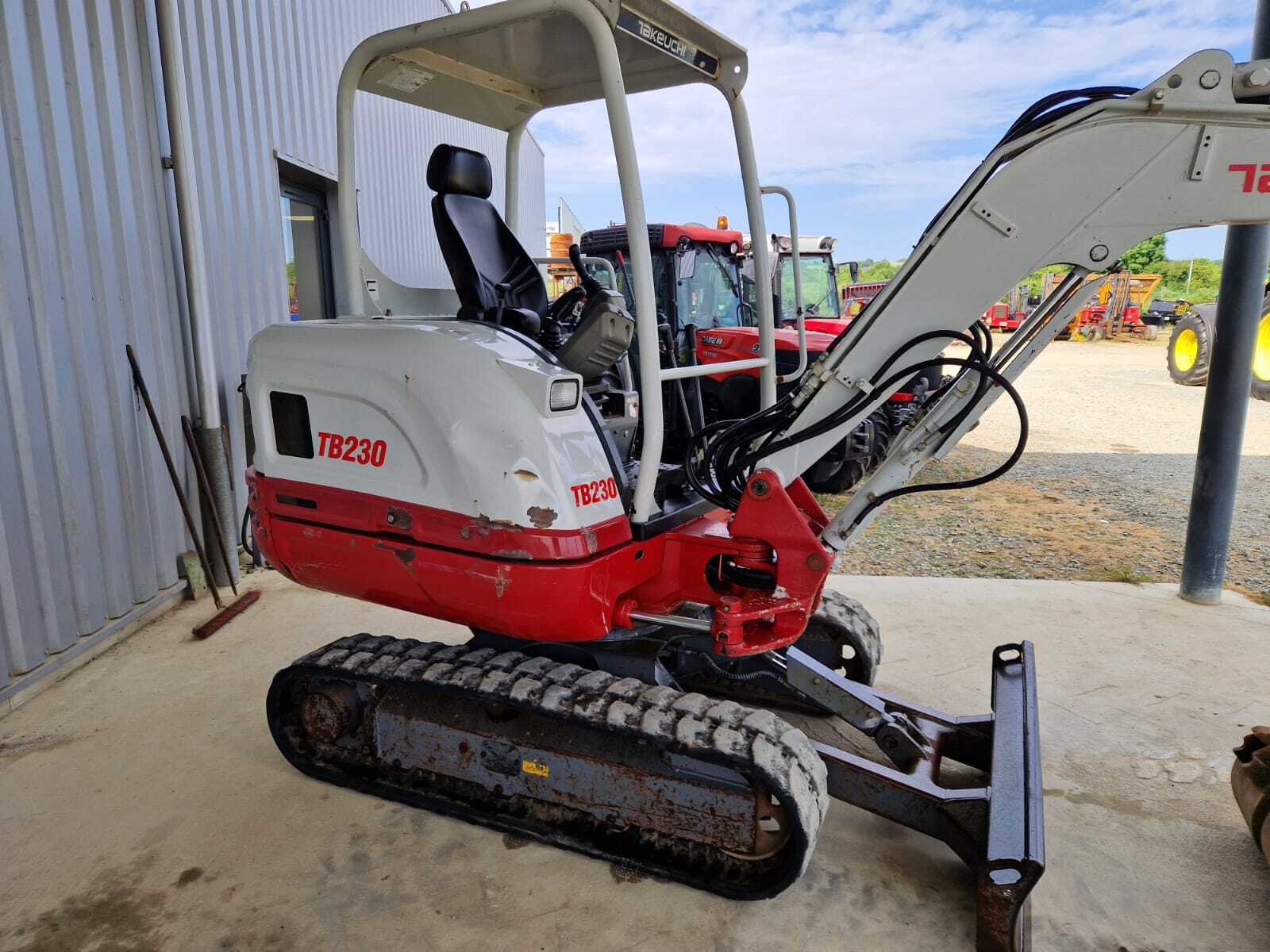 TAKEUCHI TB230