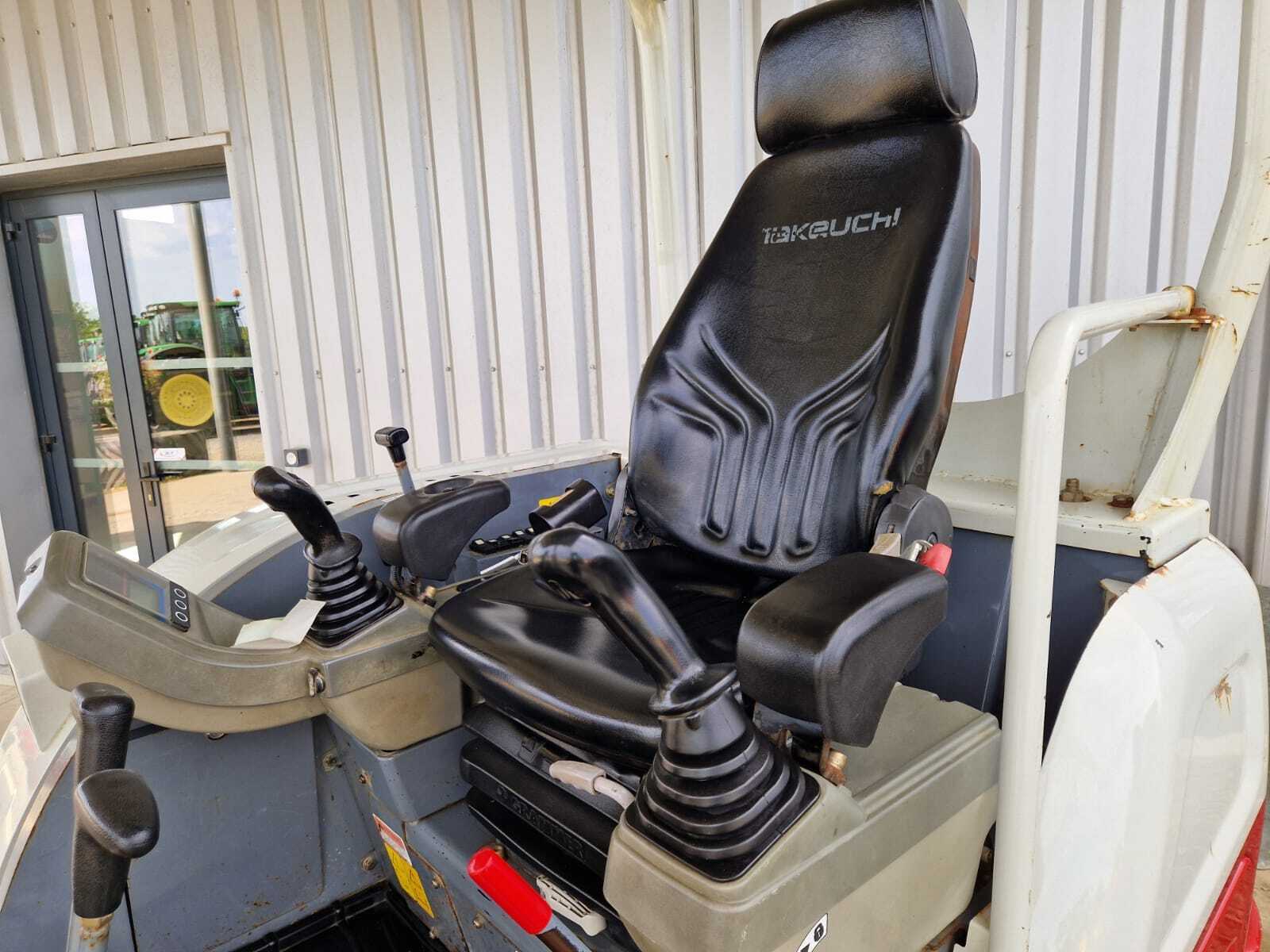 TAKEUCHI TB230