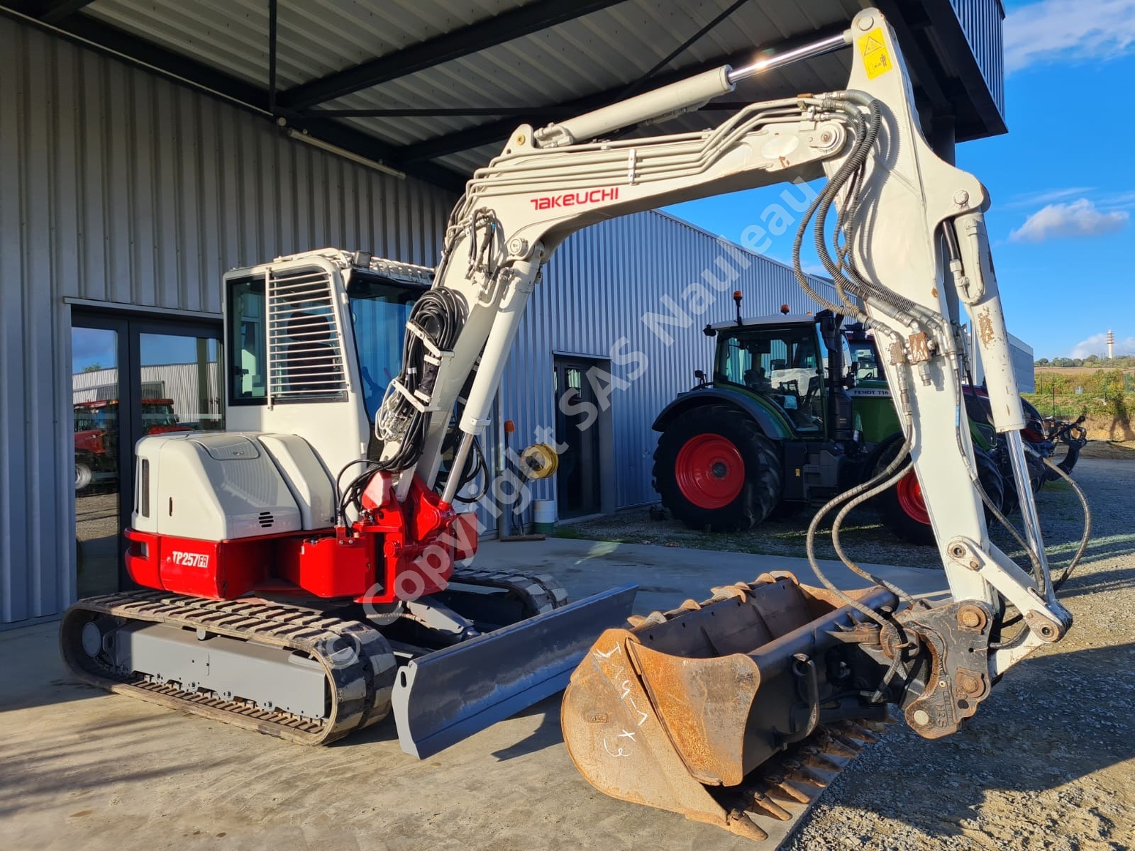 TAKEUCHI TB257FR
