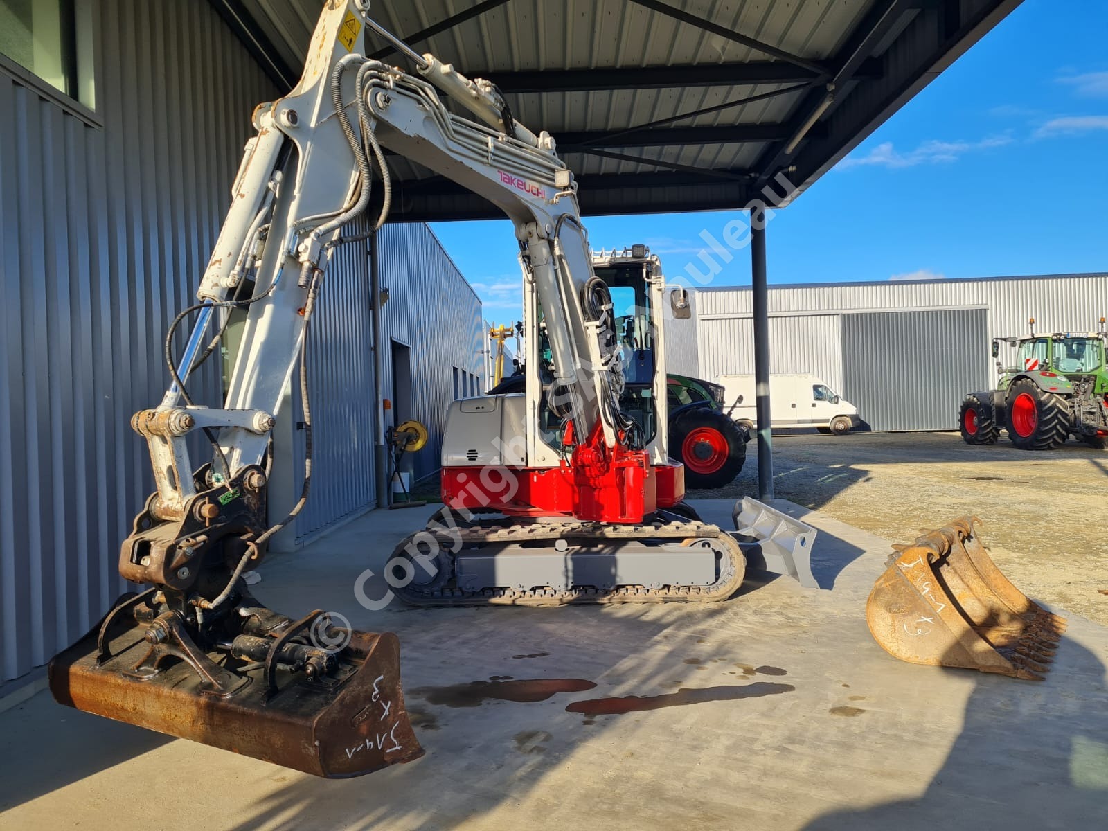 TAKEUCHI TB257FR