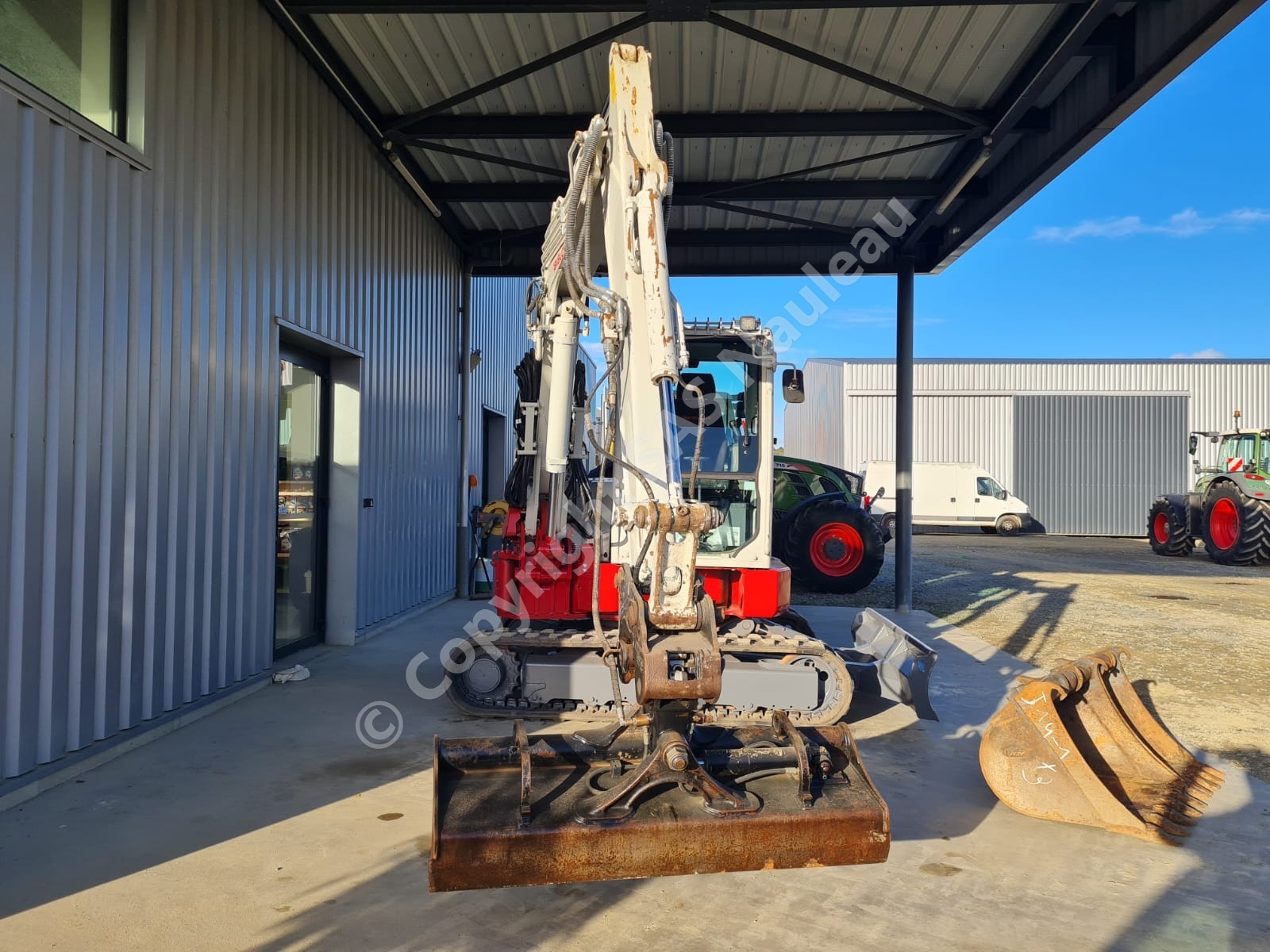 TAKEUCHI TB257FR