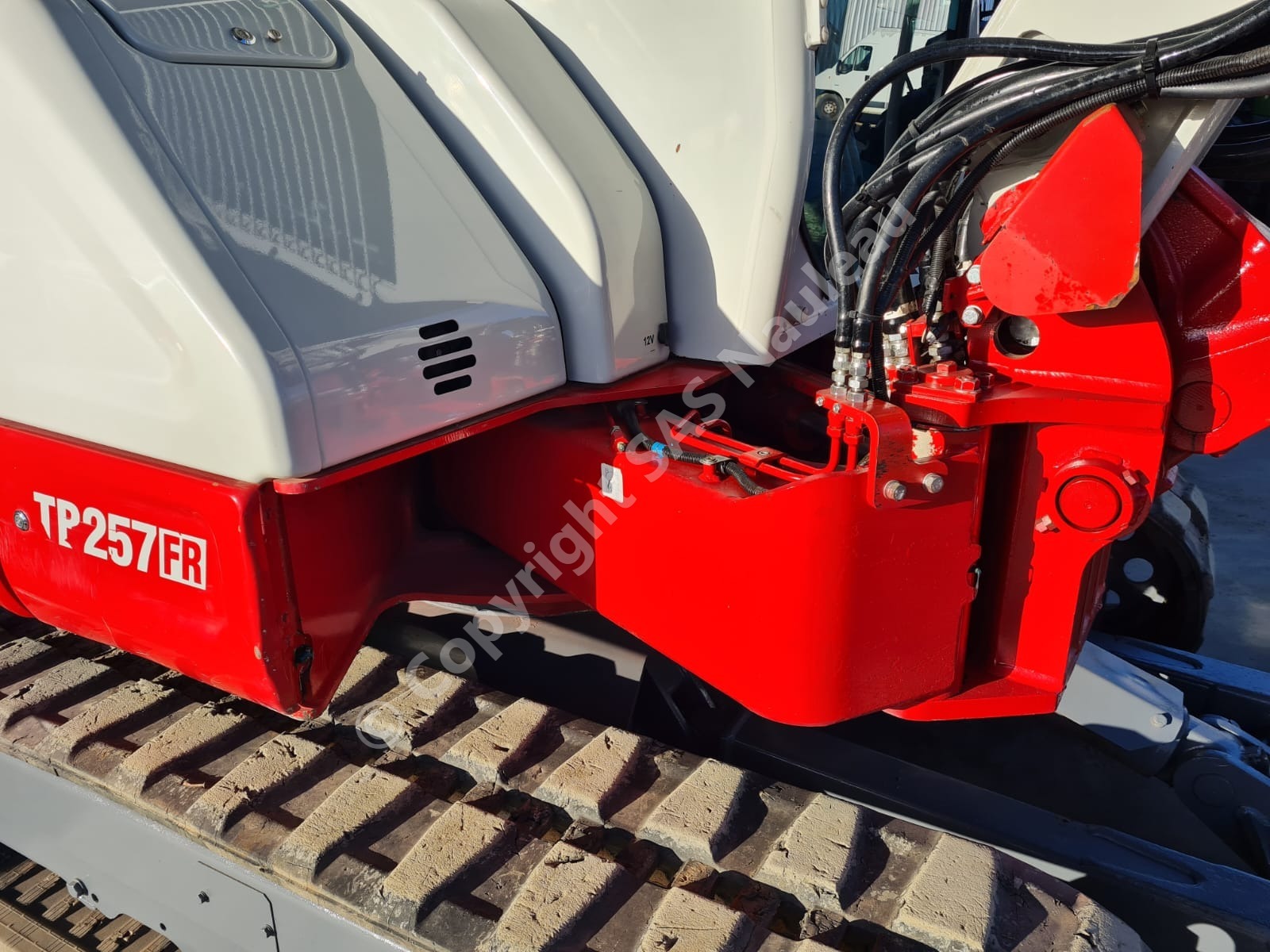 TAKEUCHI TB257FR