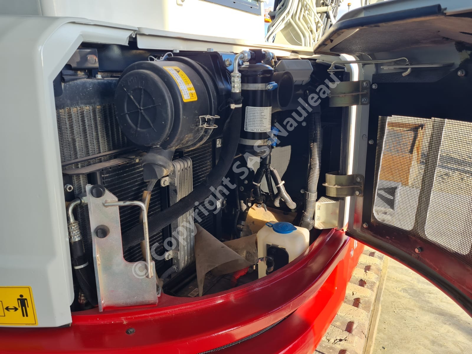 TAKEUCHI TB257FR