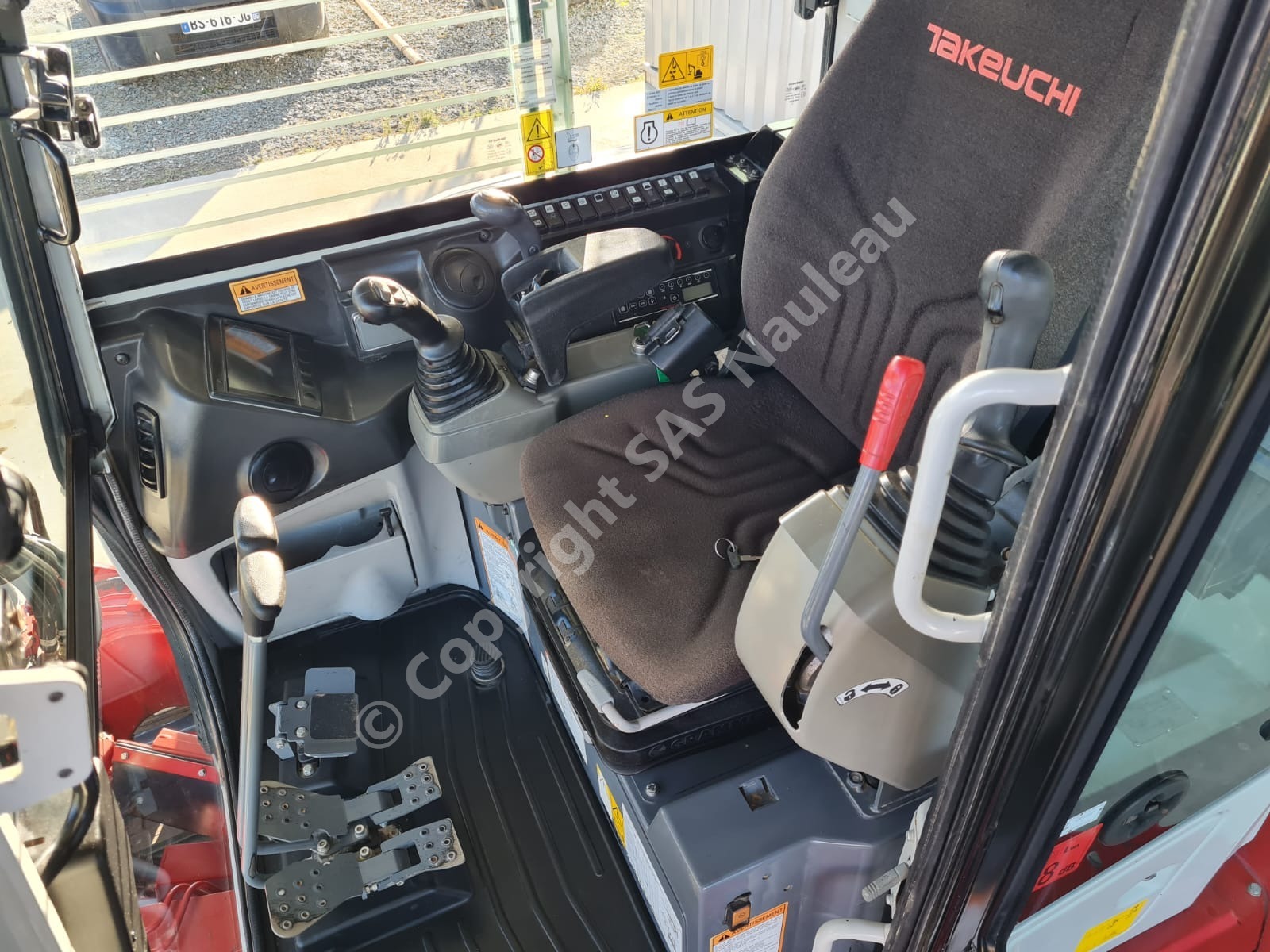 TAKEUCHI TB257FR