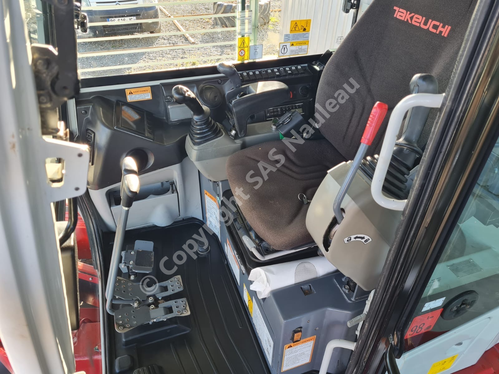 TAKEUCHI TB257FR