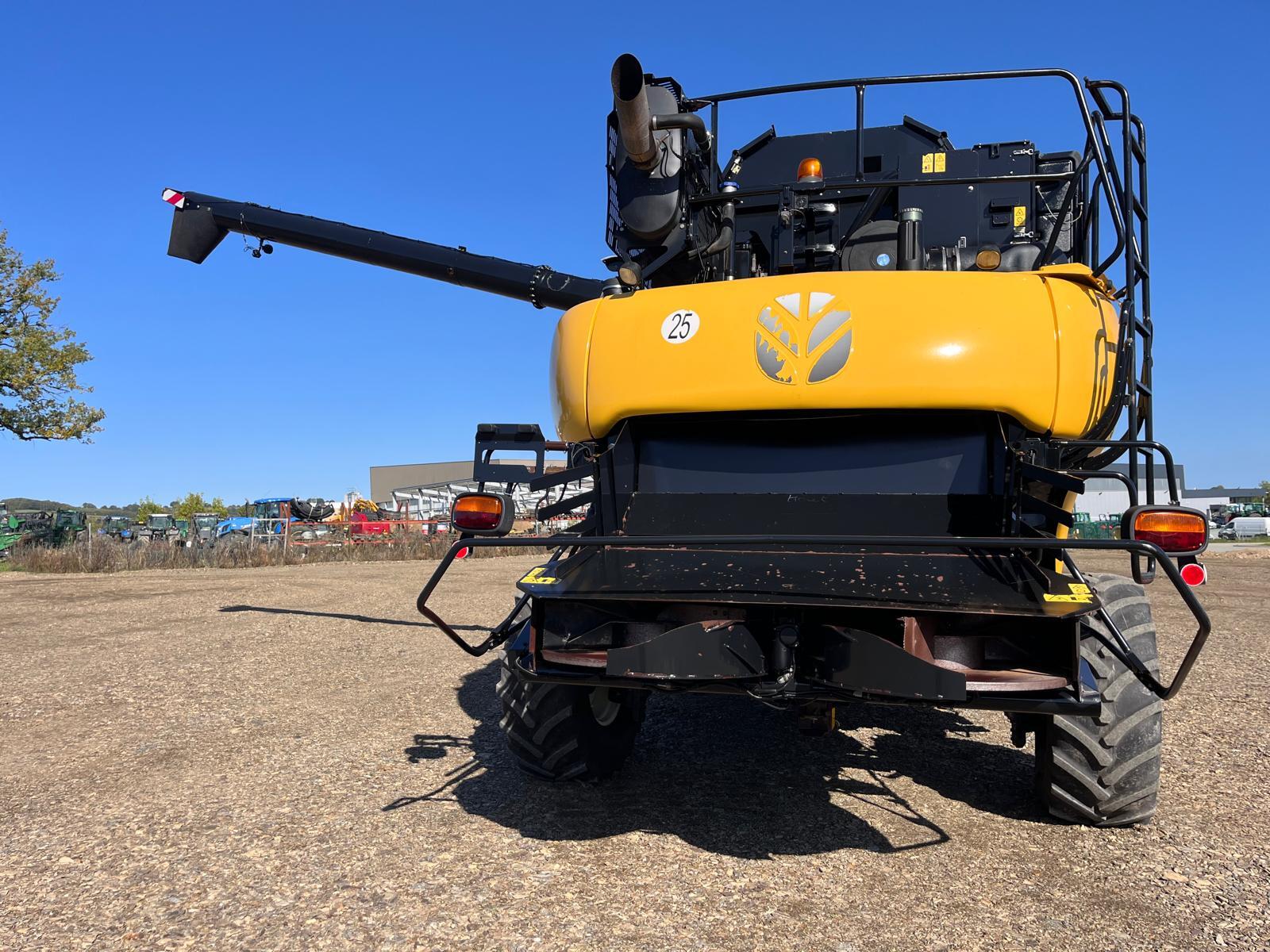 NEW HOLLAND CR 9080 ELEVATION