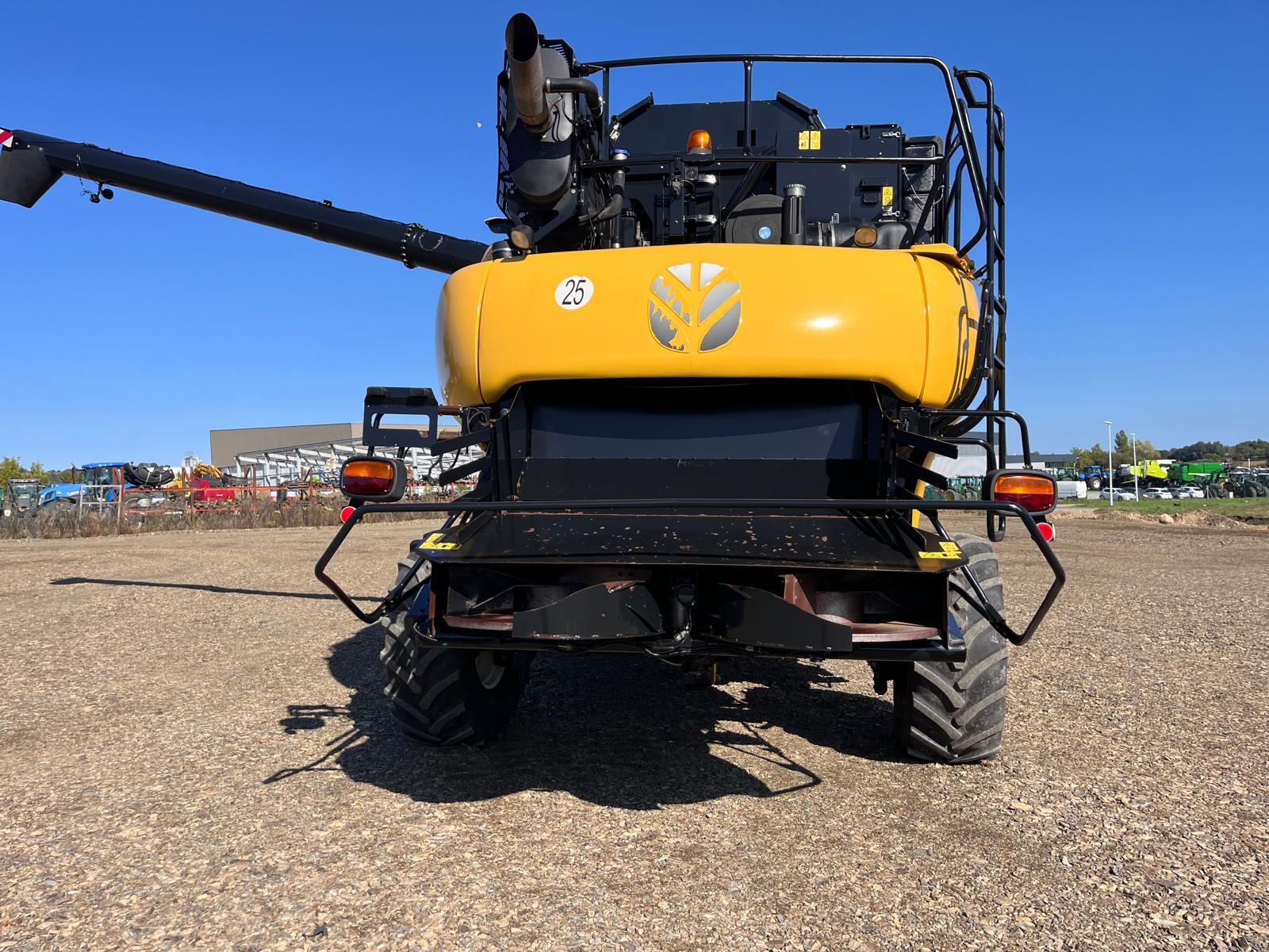 NEW HOLLAND CR 9080 ELEVATION