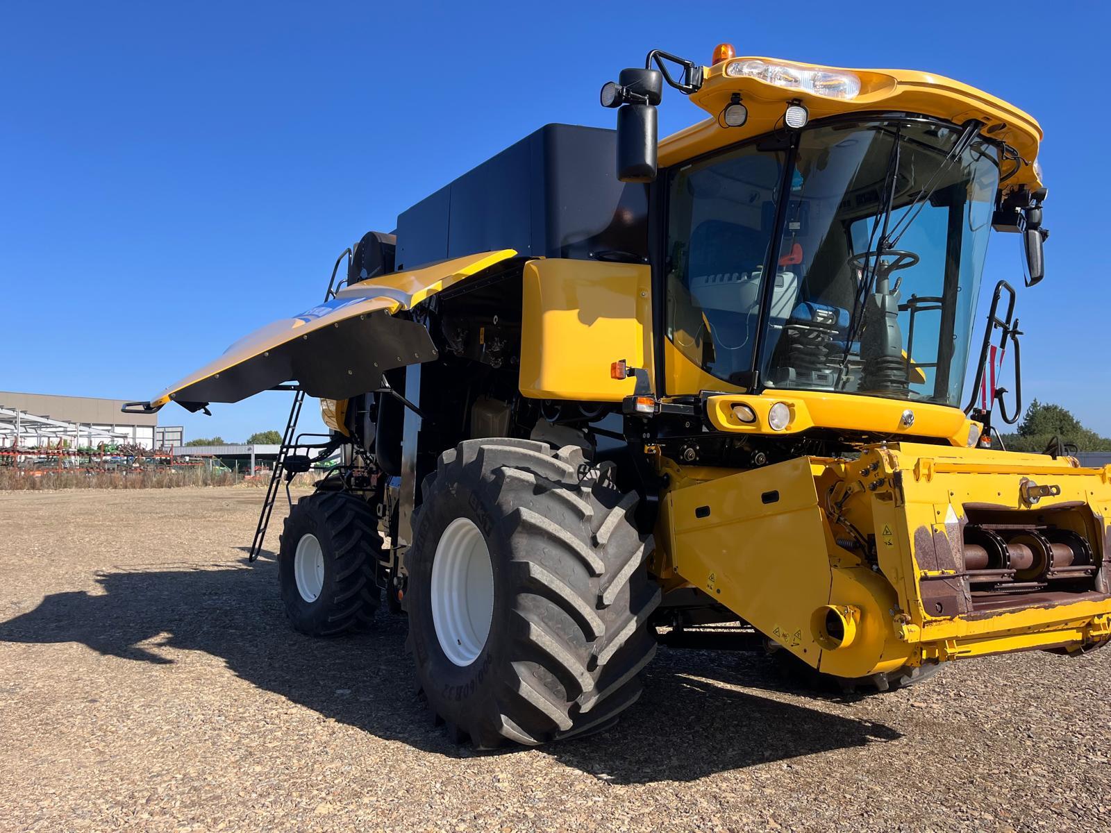 NEW HOLLAND CR 9080 ELEVATION
