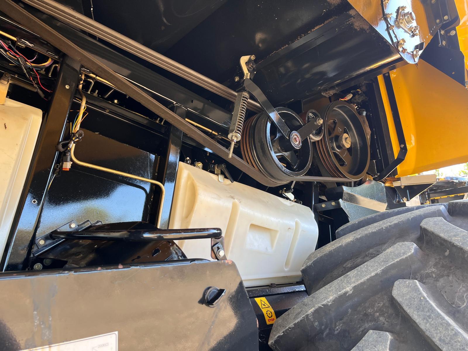 NEW HOLLAND CR 9080 ELEVATION