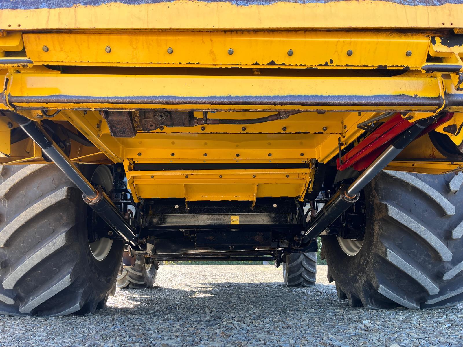 NEW HOLLAND CR 9080 ELEVATION