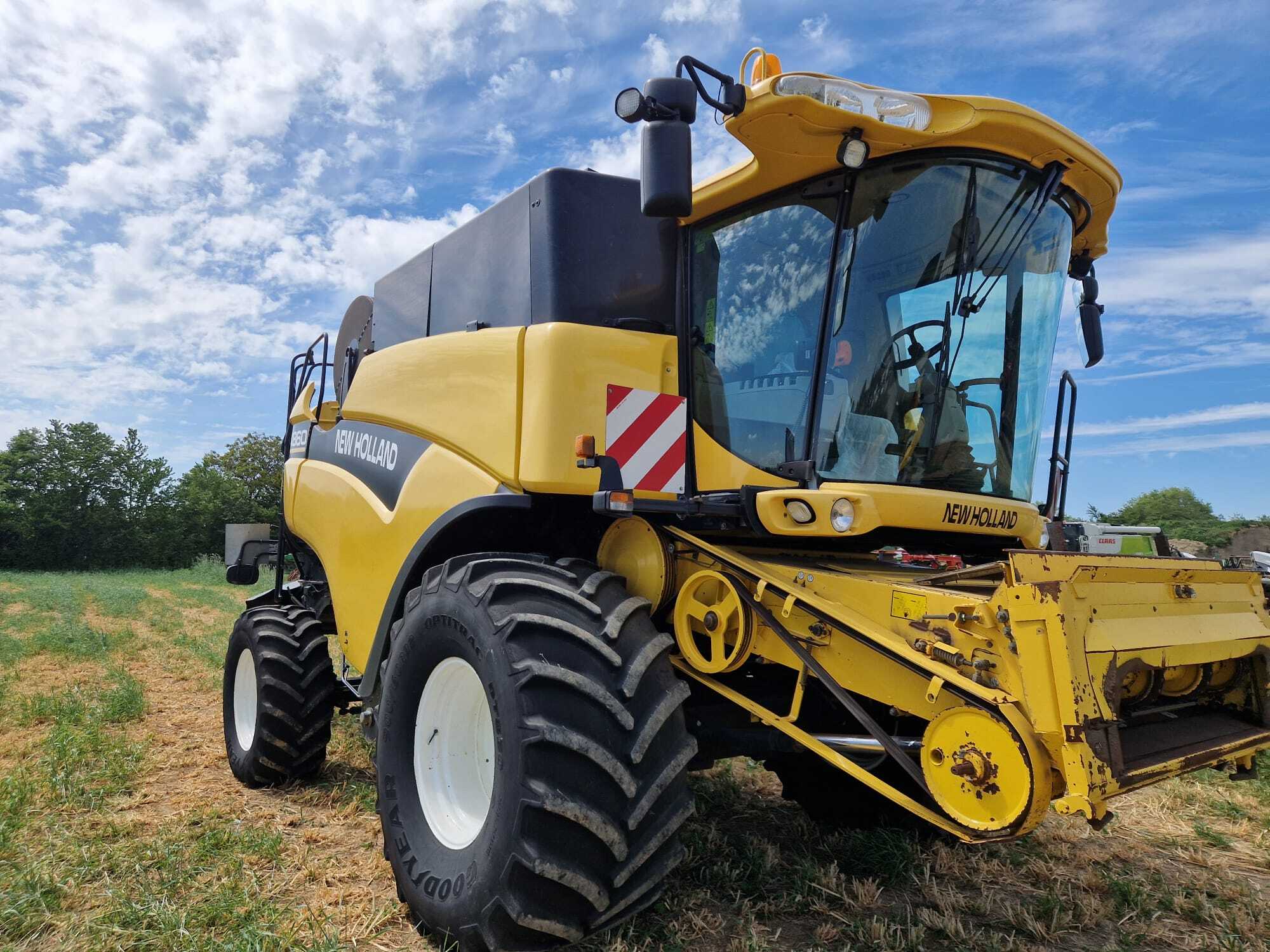 NEW HOLLAND CX 860