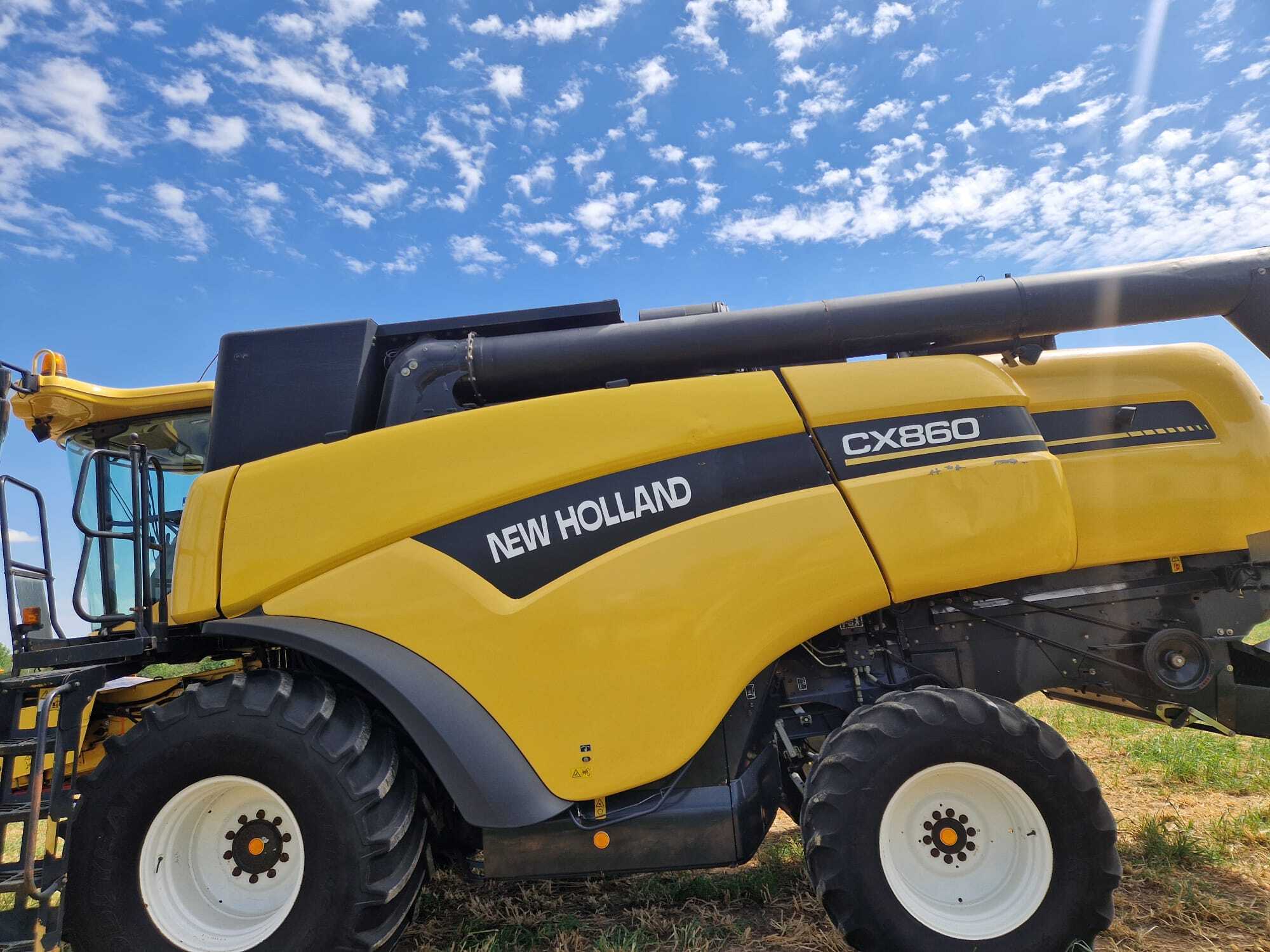 NEW HOLLAND CX 860