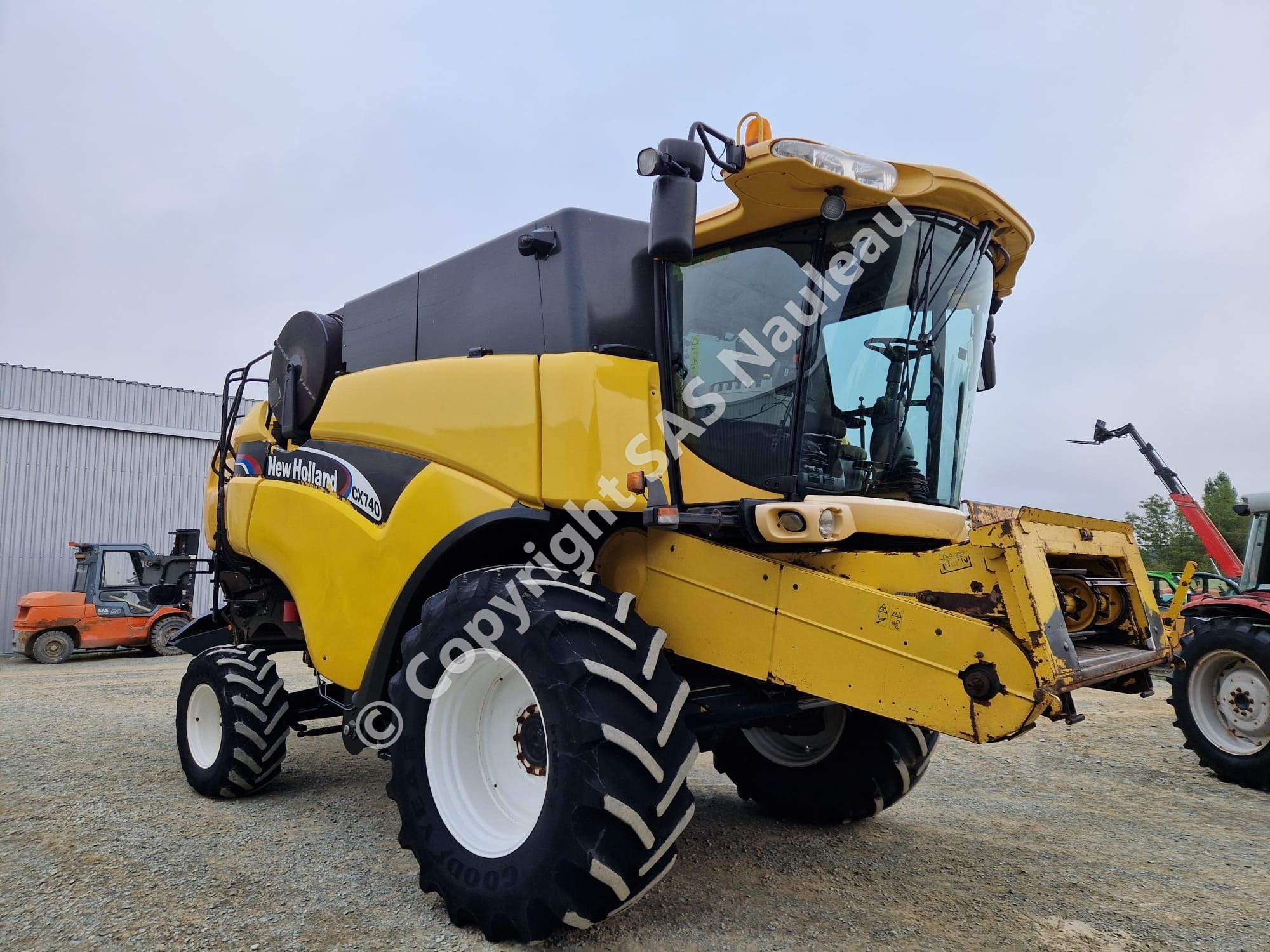 NEW HOLLAND CX 740