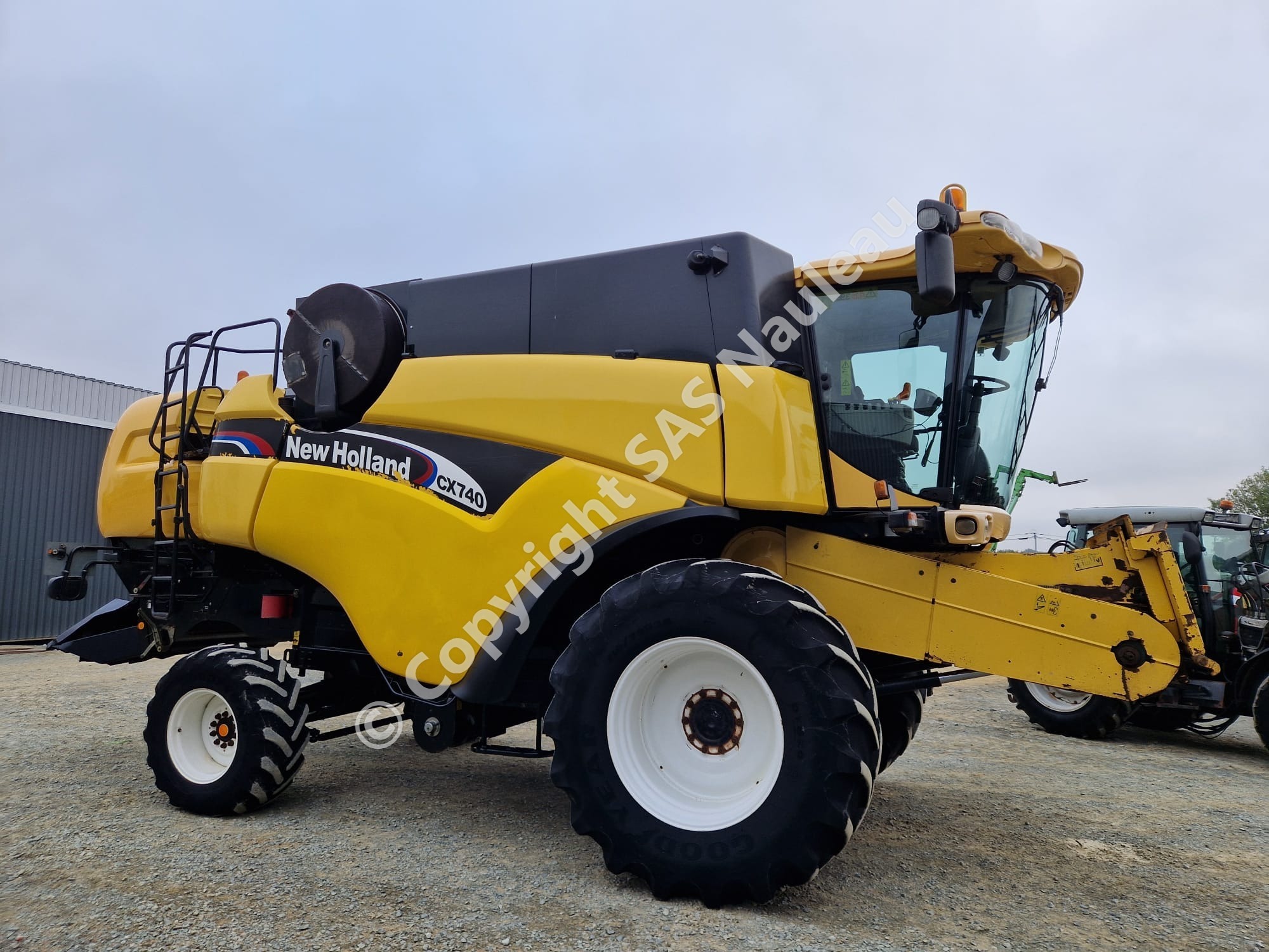 NEW HOLLAND CX 740