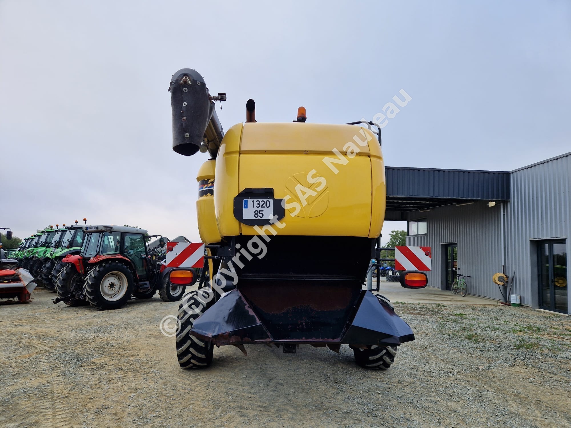 NEW HOLLAND CX 740