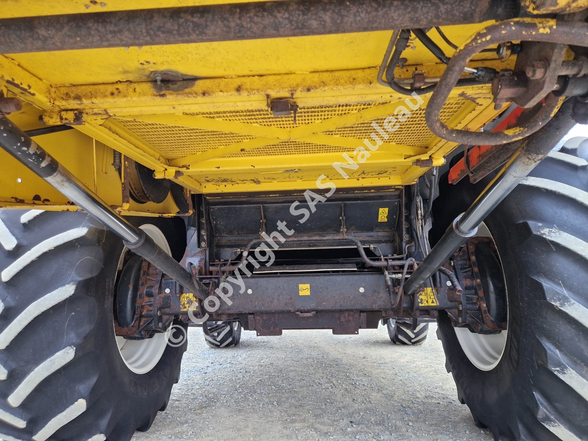 NEW HOLLAND CX 740