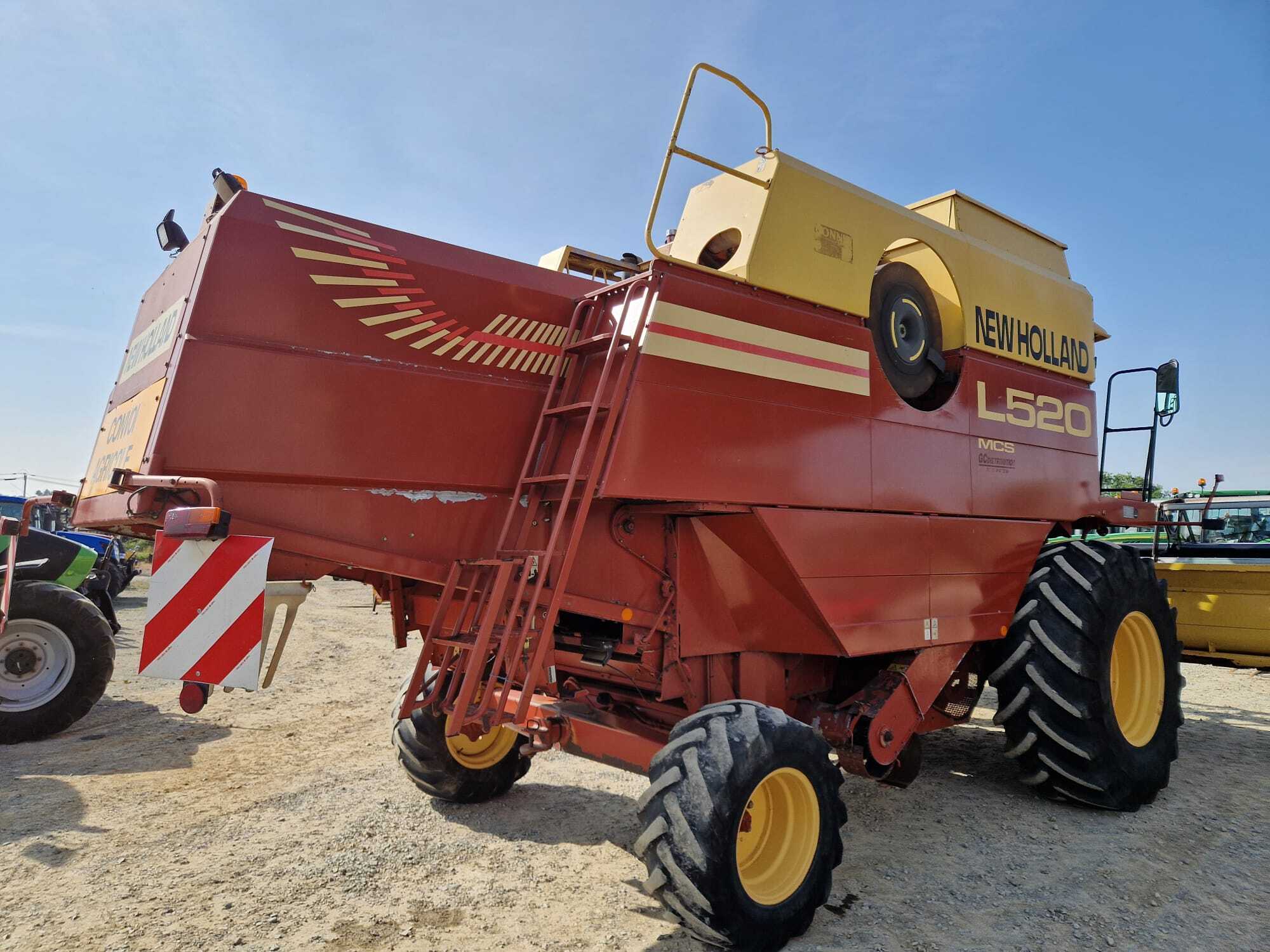 NEW HOLLAND L520 MCS