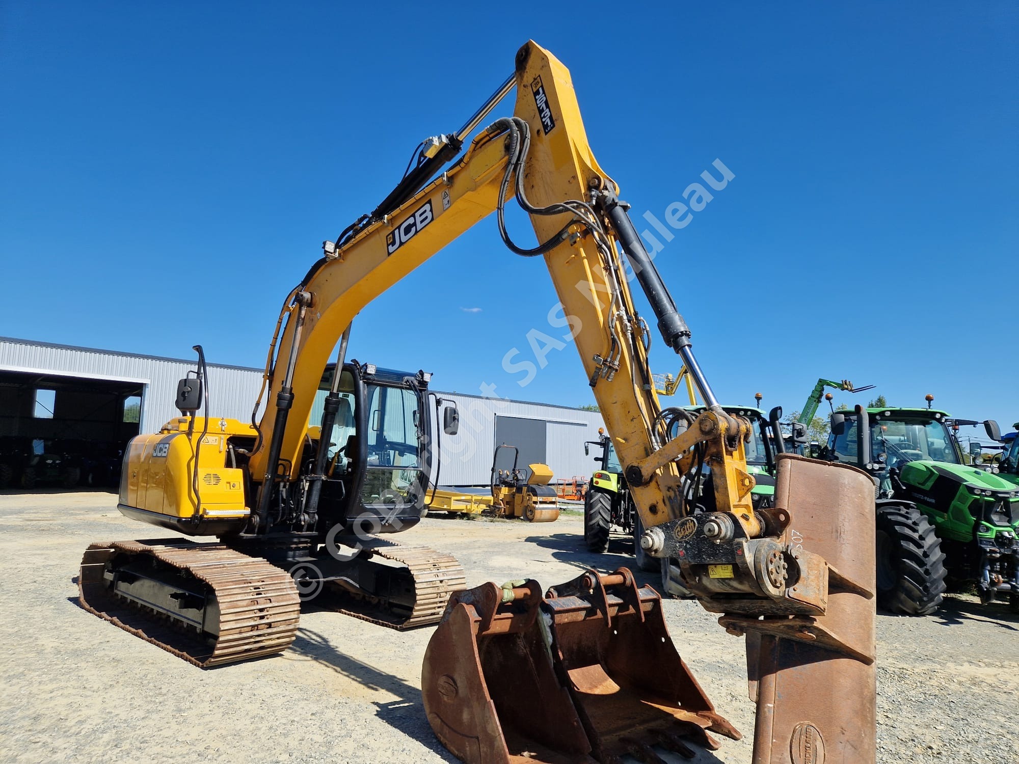 JCB JS131 LC