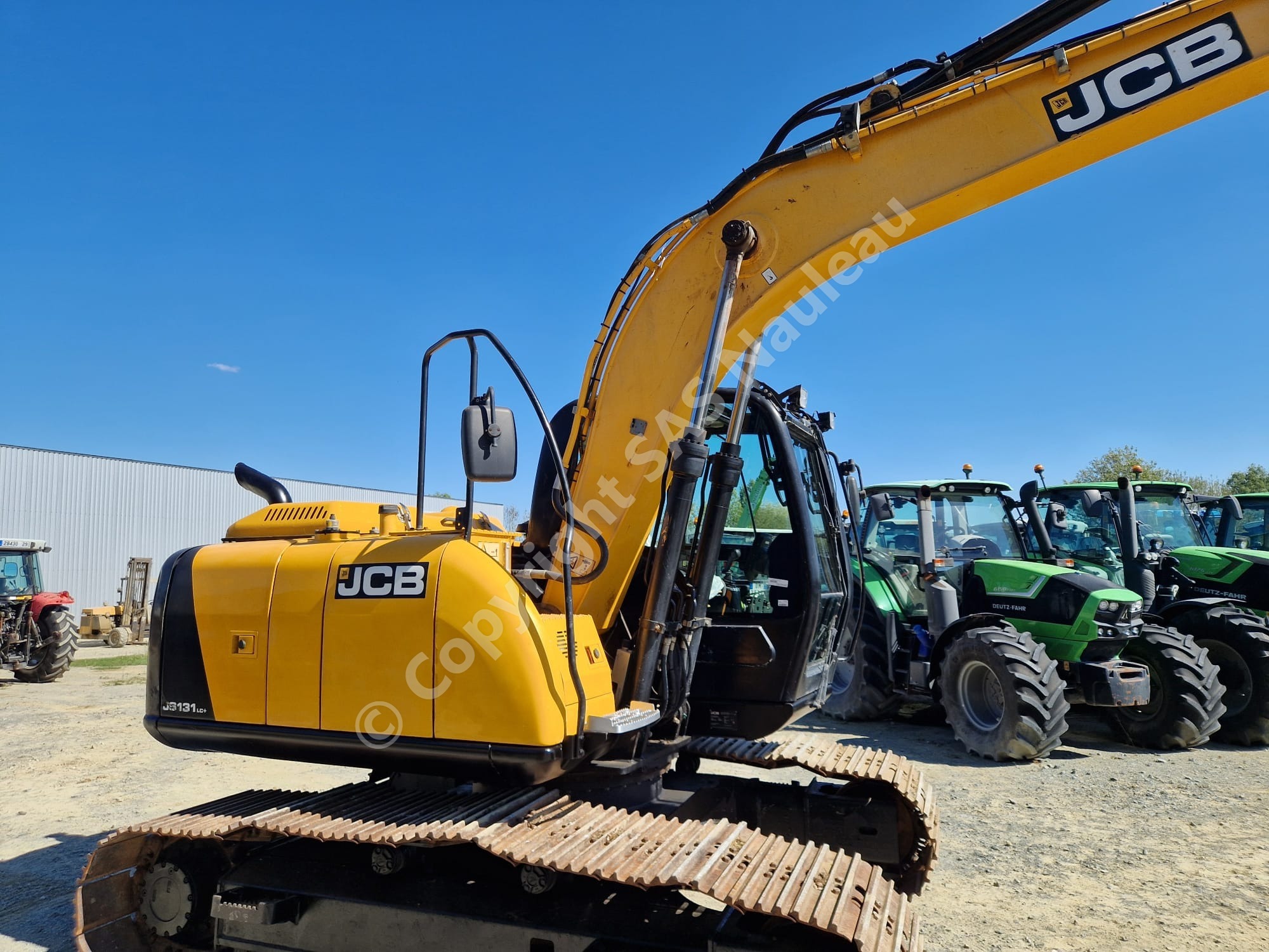 JCB JS131 LC