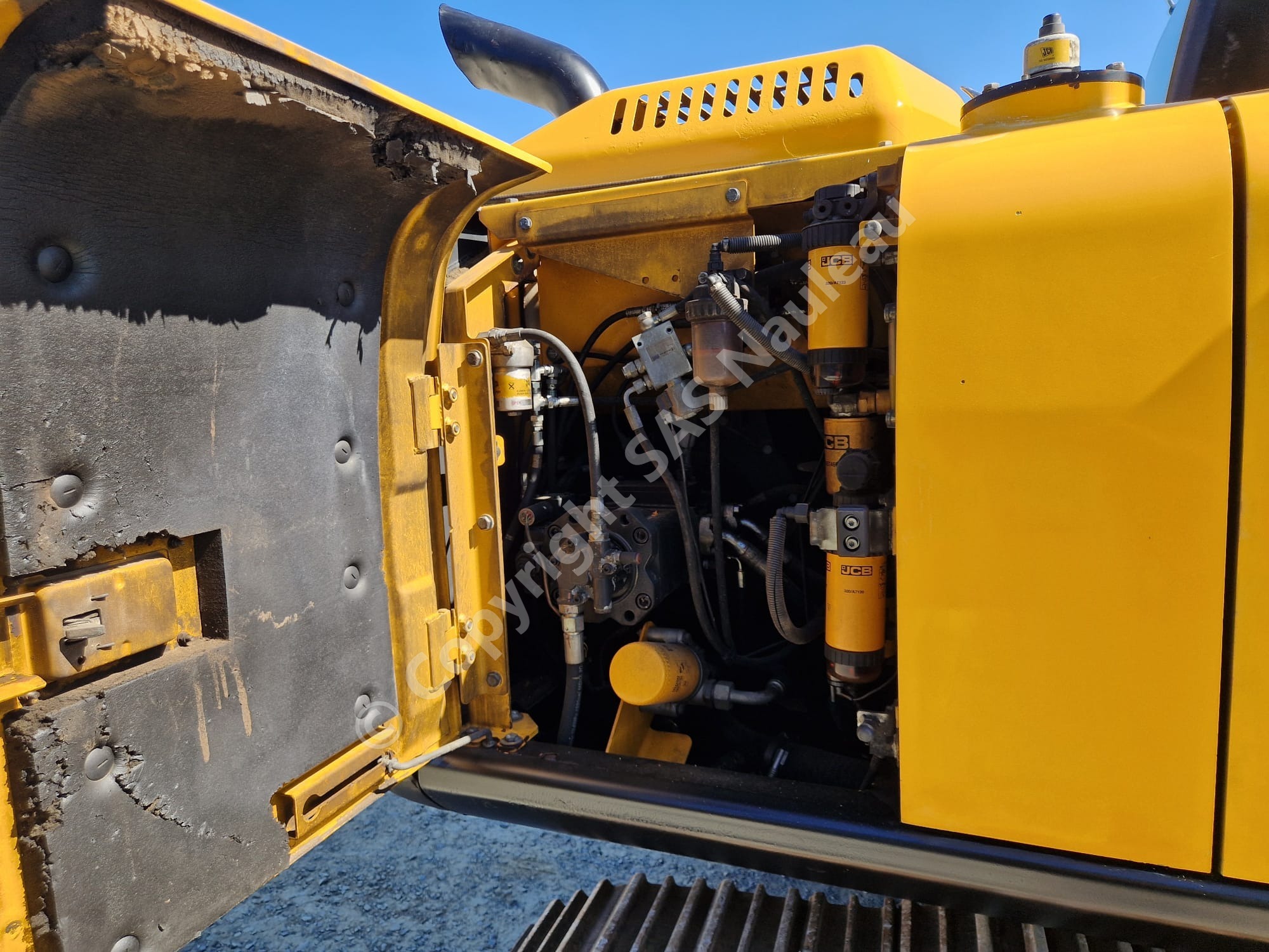 JCB JS131 LC