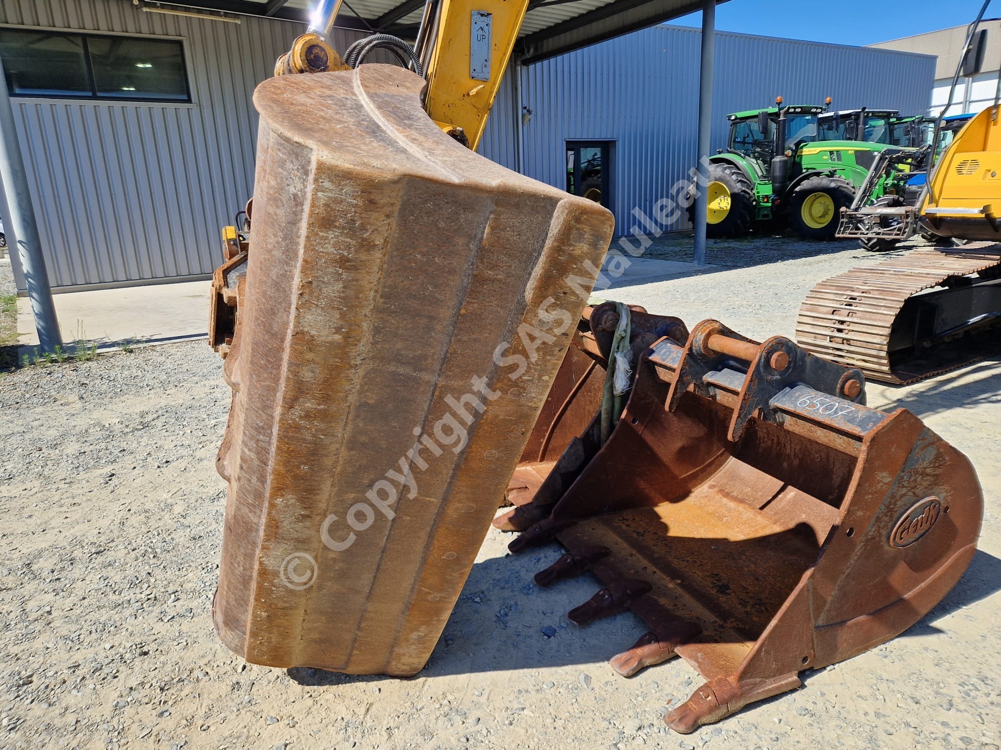 JCB JS131 LC