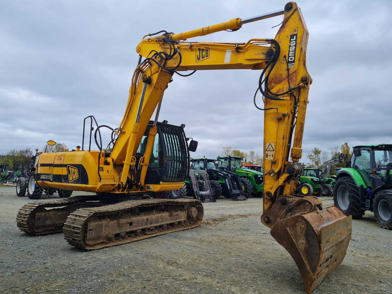 JCB JS220