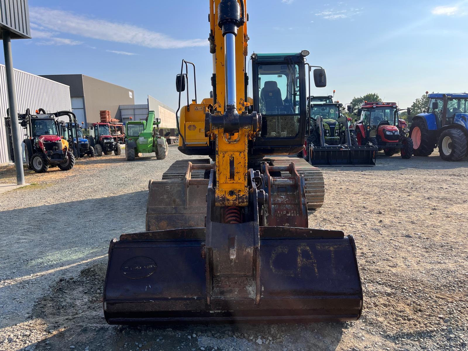 JCB JS131 LC