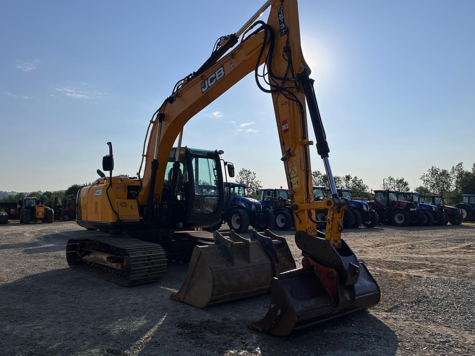 JCB JS131 LC