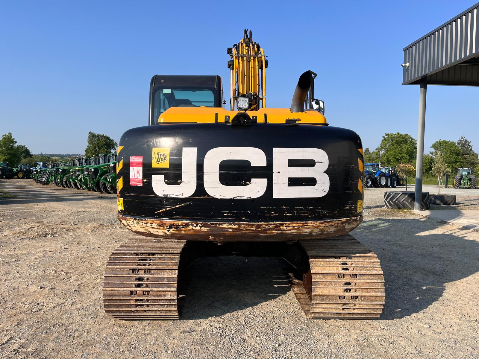 JCB JS131 LC