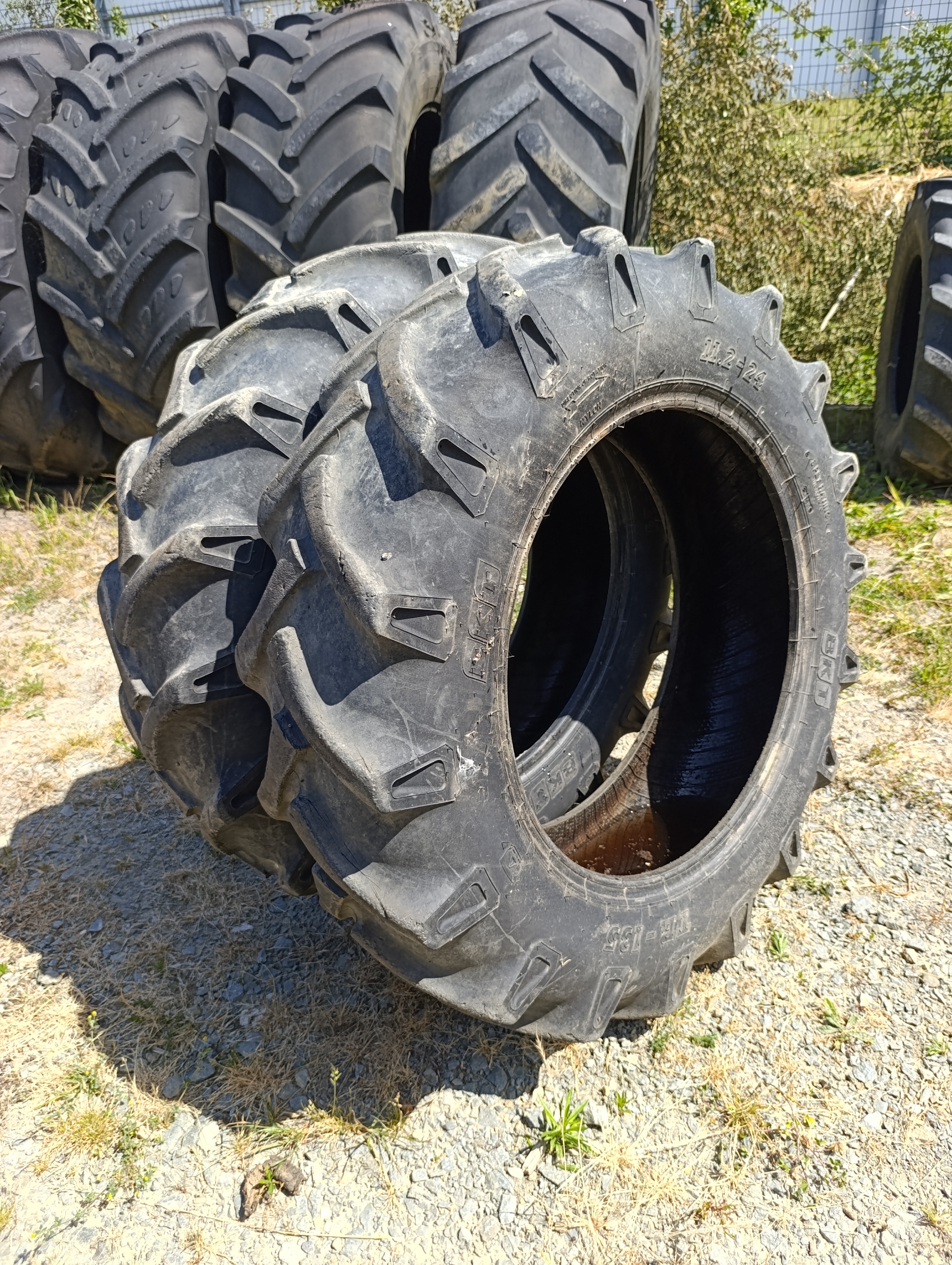 Pneus BKT 280/85/24