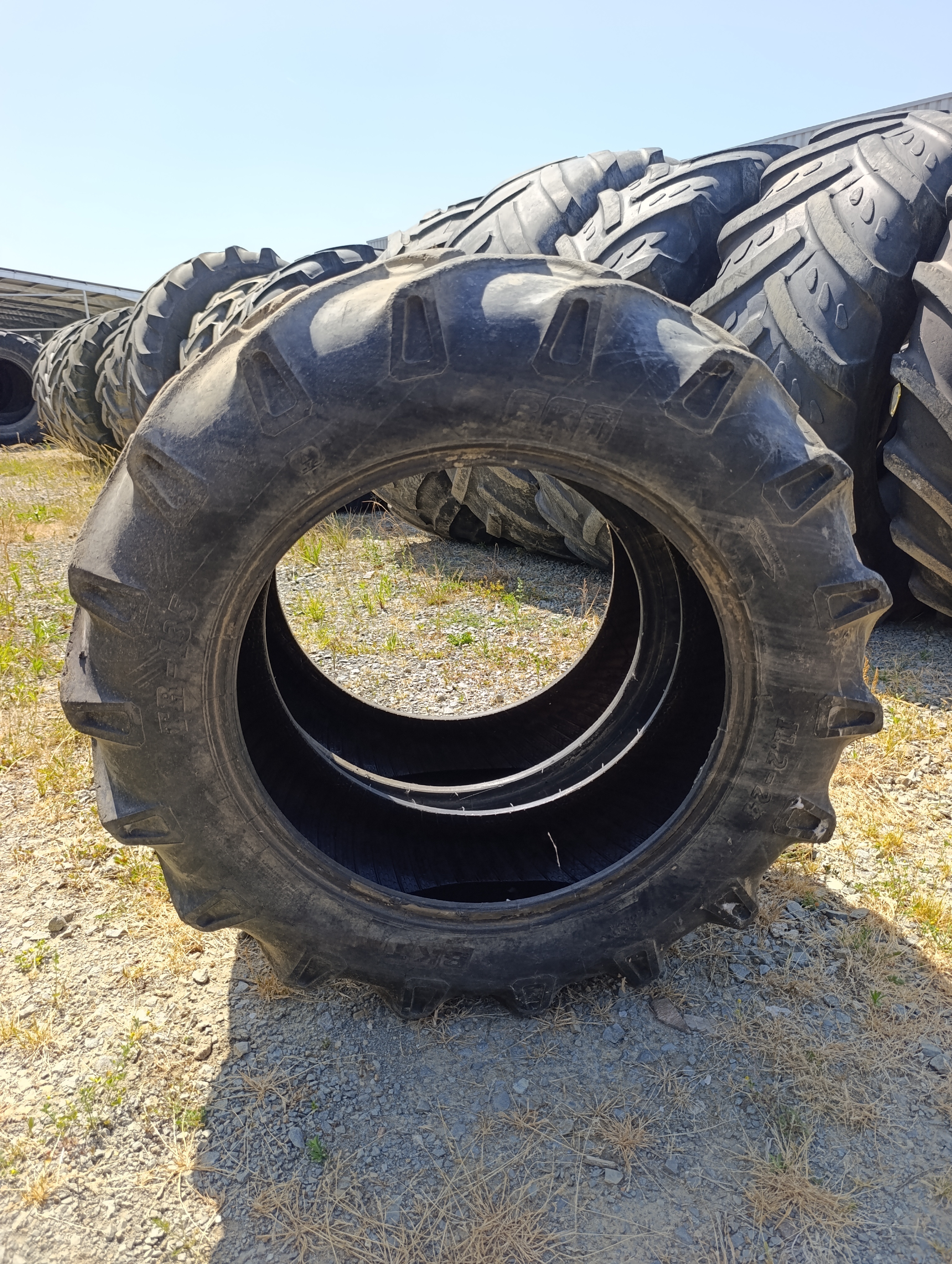 Pneus BKT 280/85/24