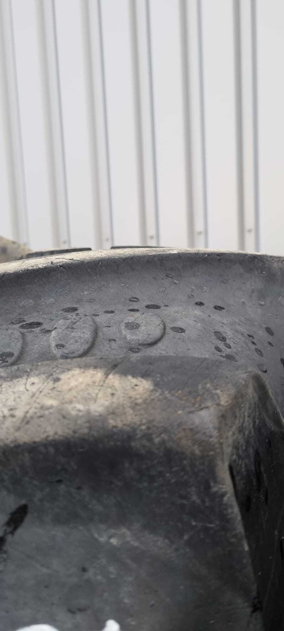 PNEU OCCASION BKT 420/85/38