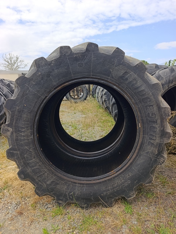Pneus Bridgestone 650/65/42