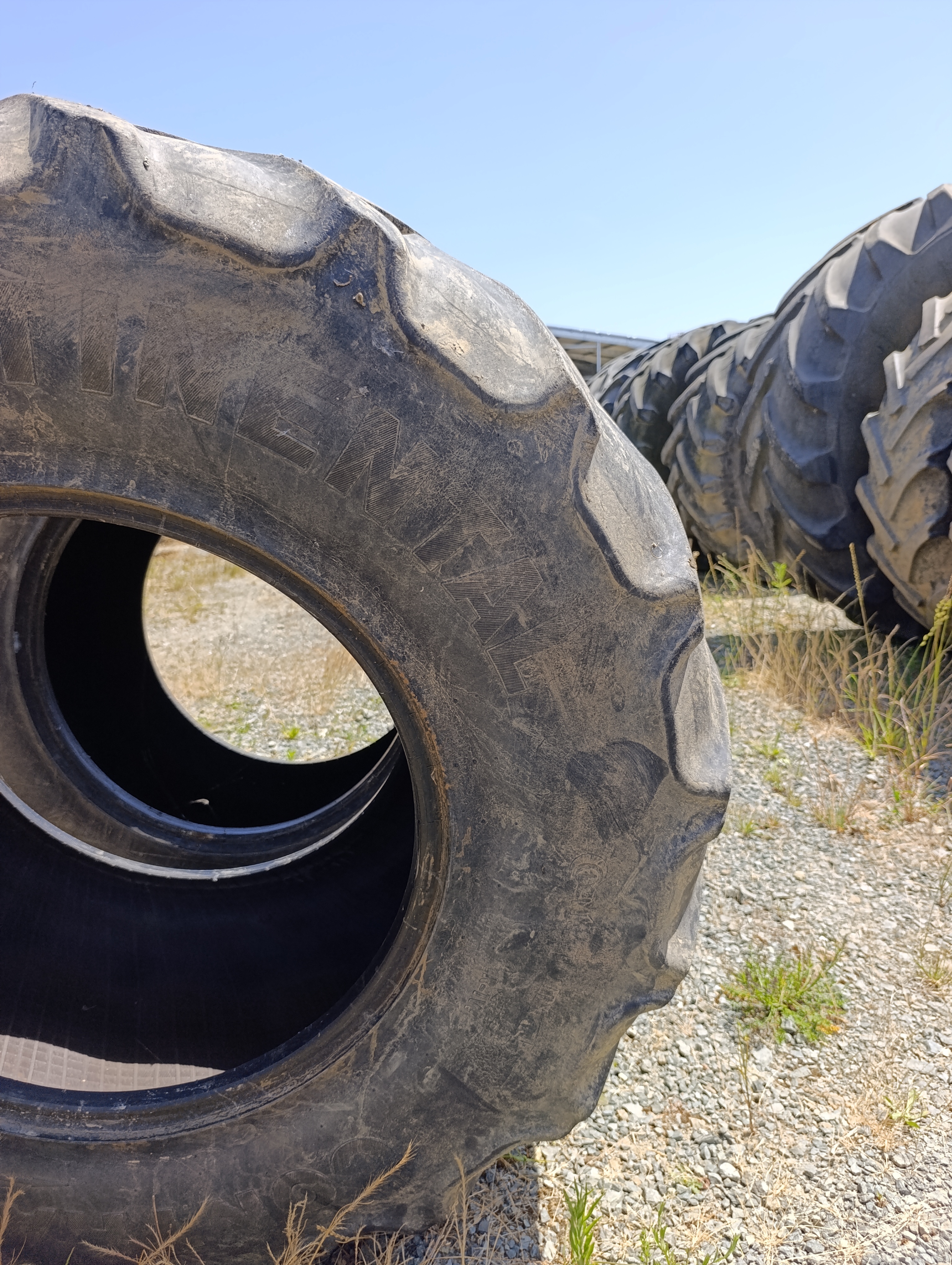 Pneus Continental 420/85/24