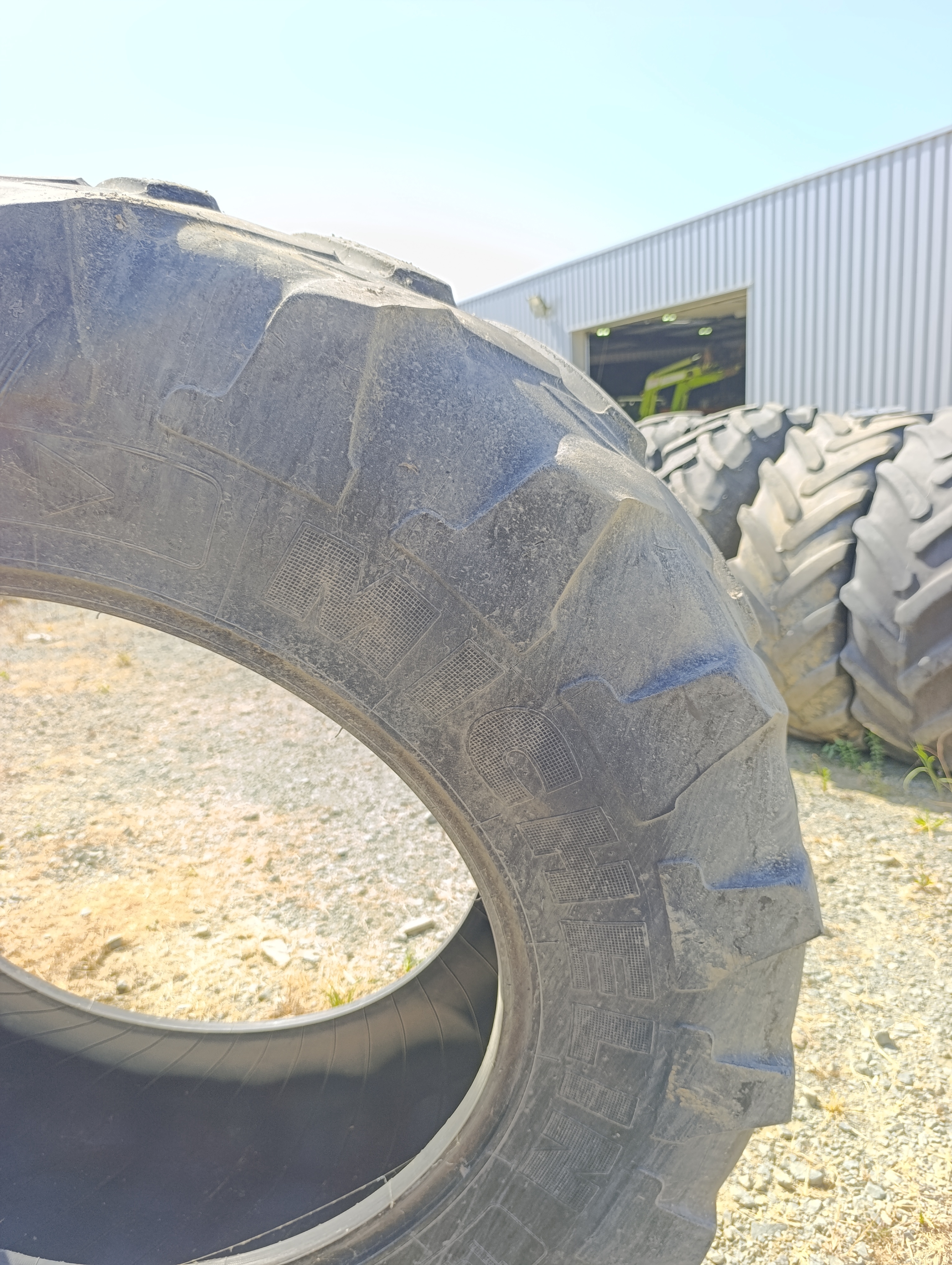 Pneu Michelin 380/85/28