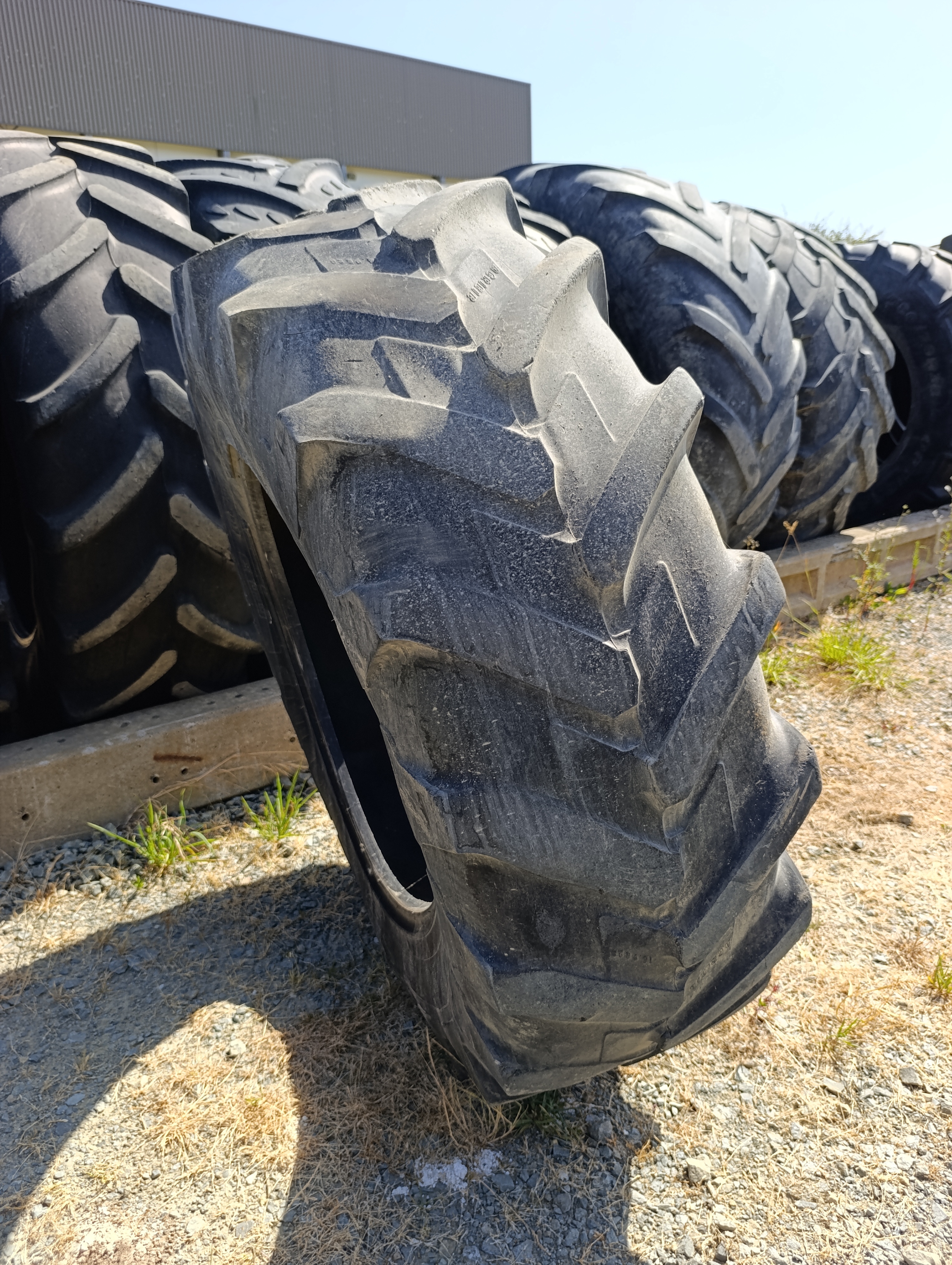 Pneu Michelin 380/85/28
