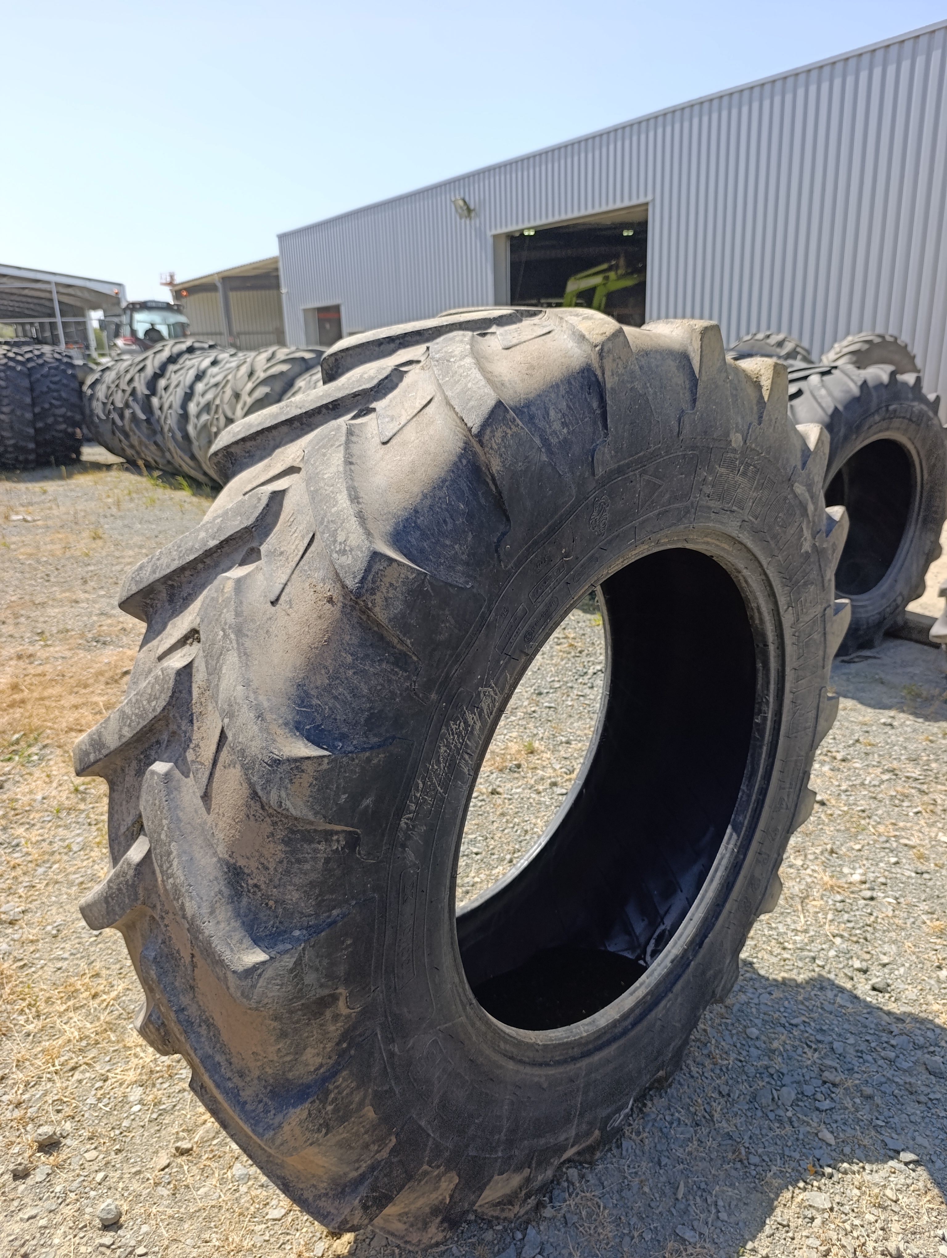 Pneu Michelin 380/85/28