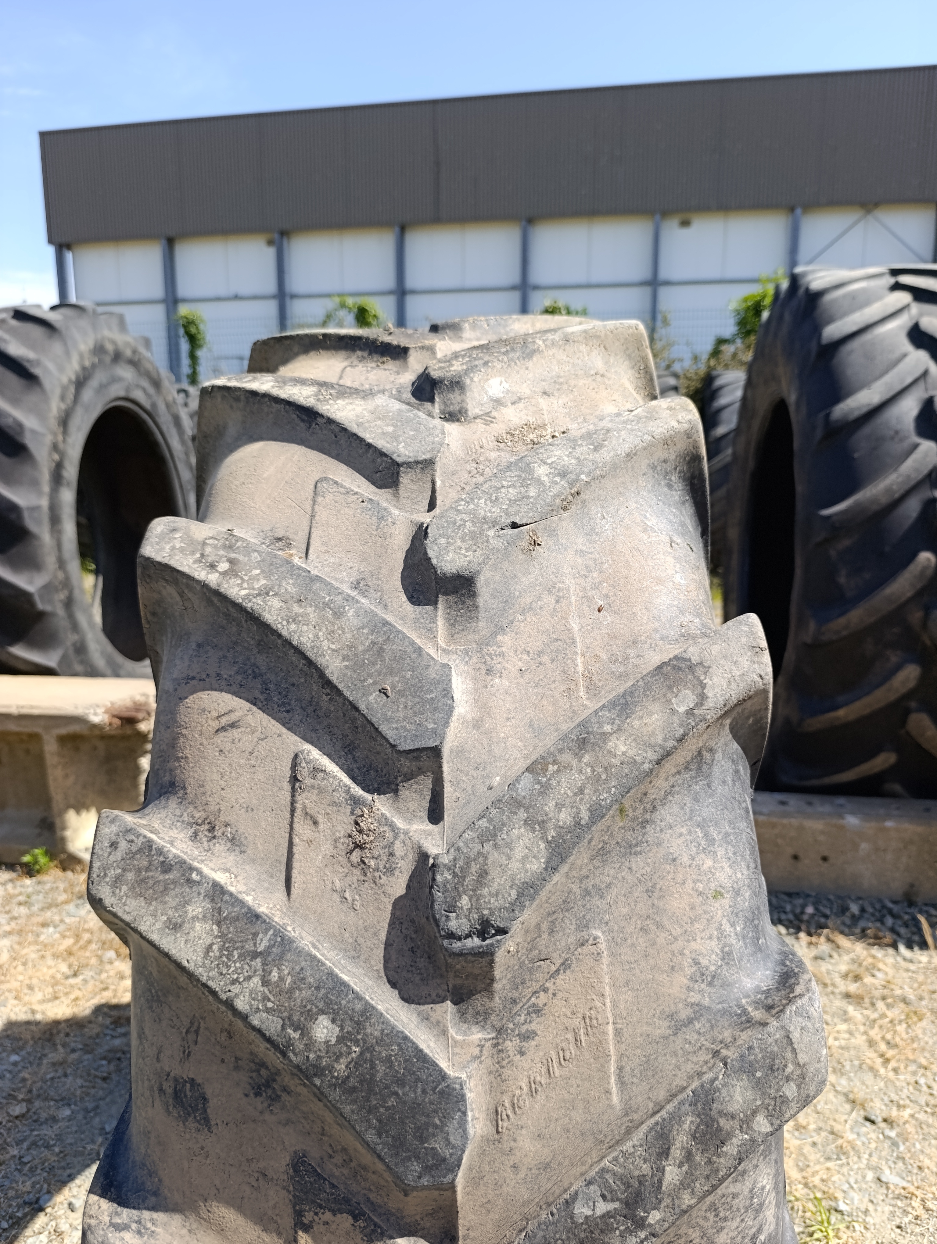 Pneu Michelin 380/85/28