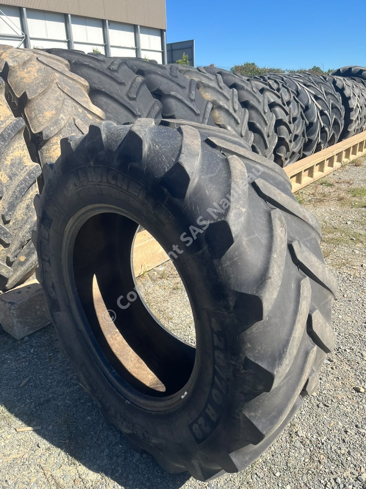 PNEU TRACTEUR 420/70R28
