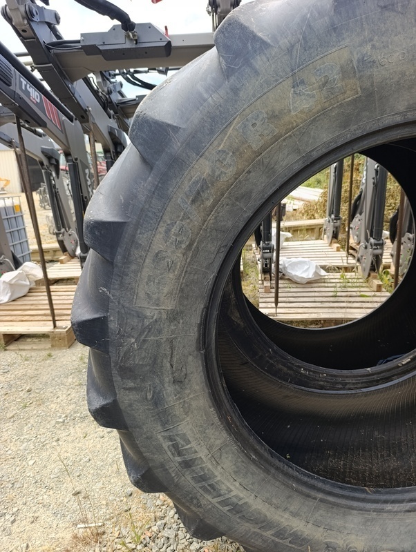 Pneus Michelin 620/70/42