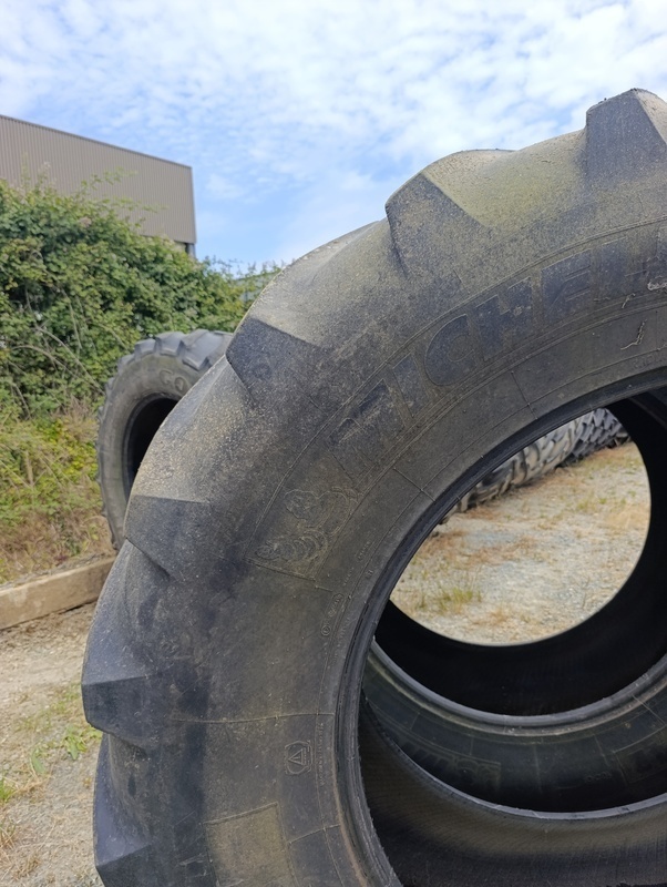 Pneus Michelin 620/70/42