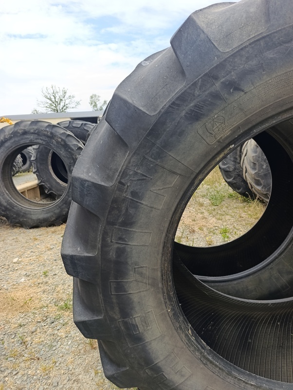 Pneus Michelin 620/70/42